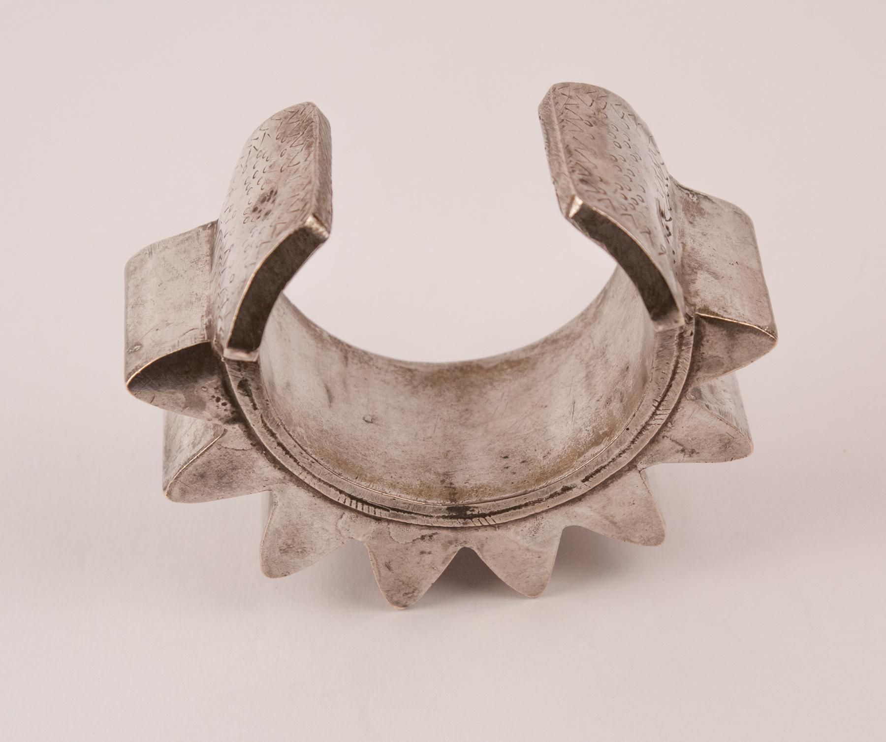 Tribal Silver Indian Cuff Bracelet In Good Condition For Sale In Heath, MA