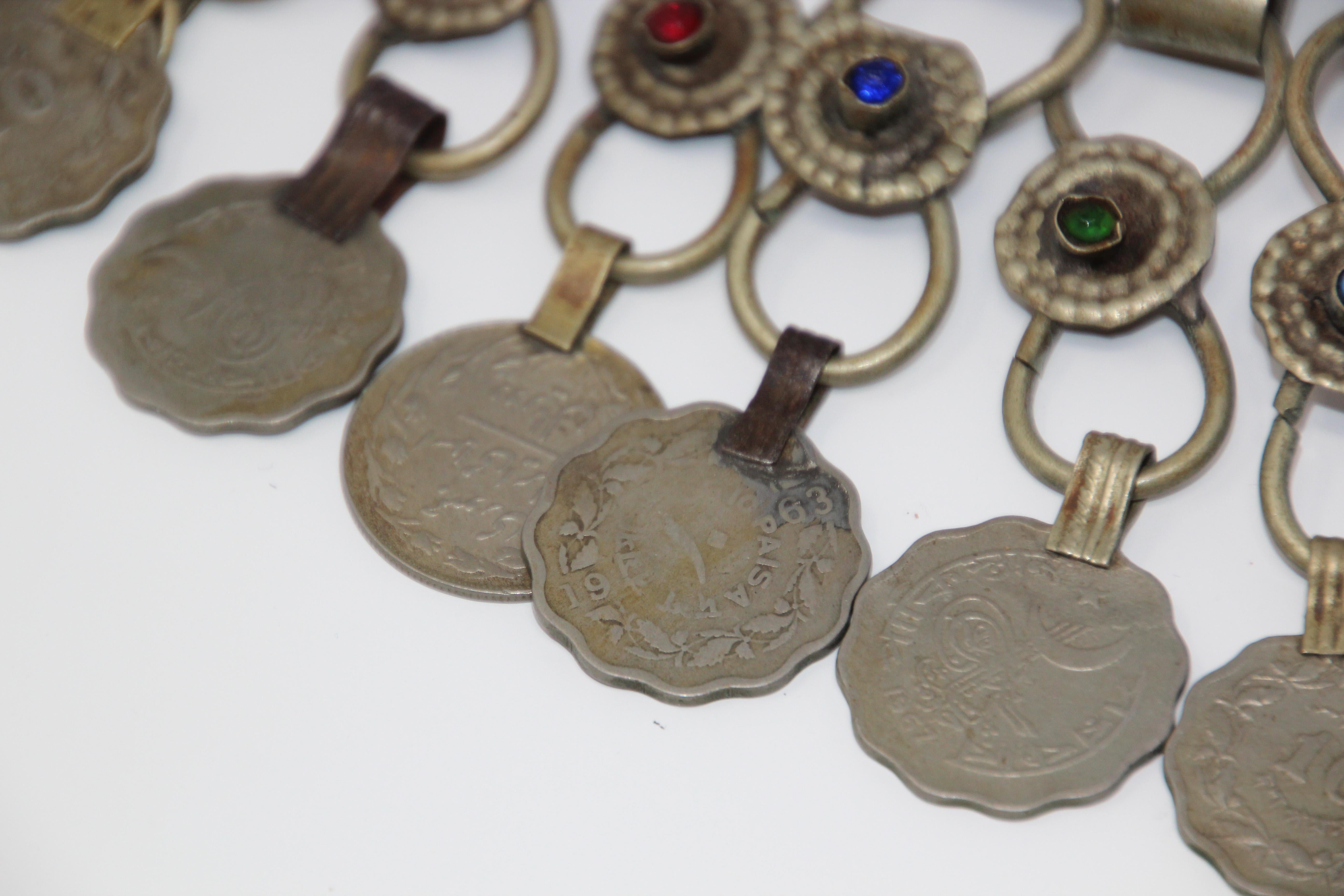 Marokkanischer Silber-Choker-Sammlerschmuck aus Berber (Metall) im Angebot