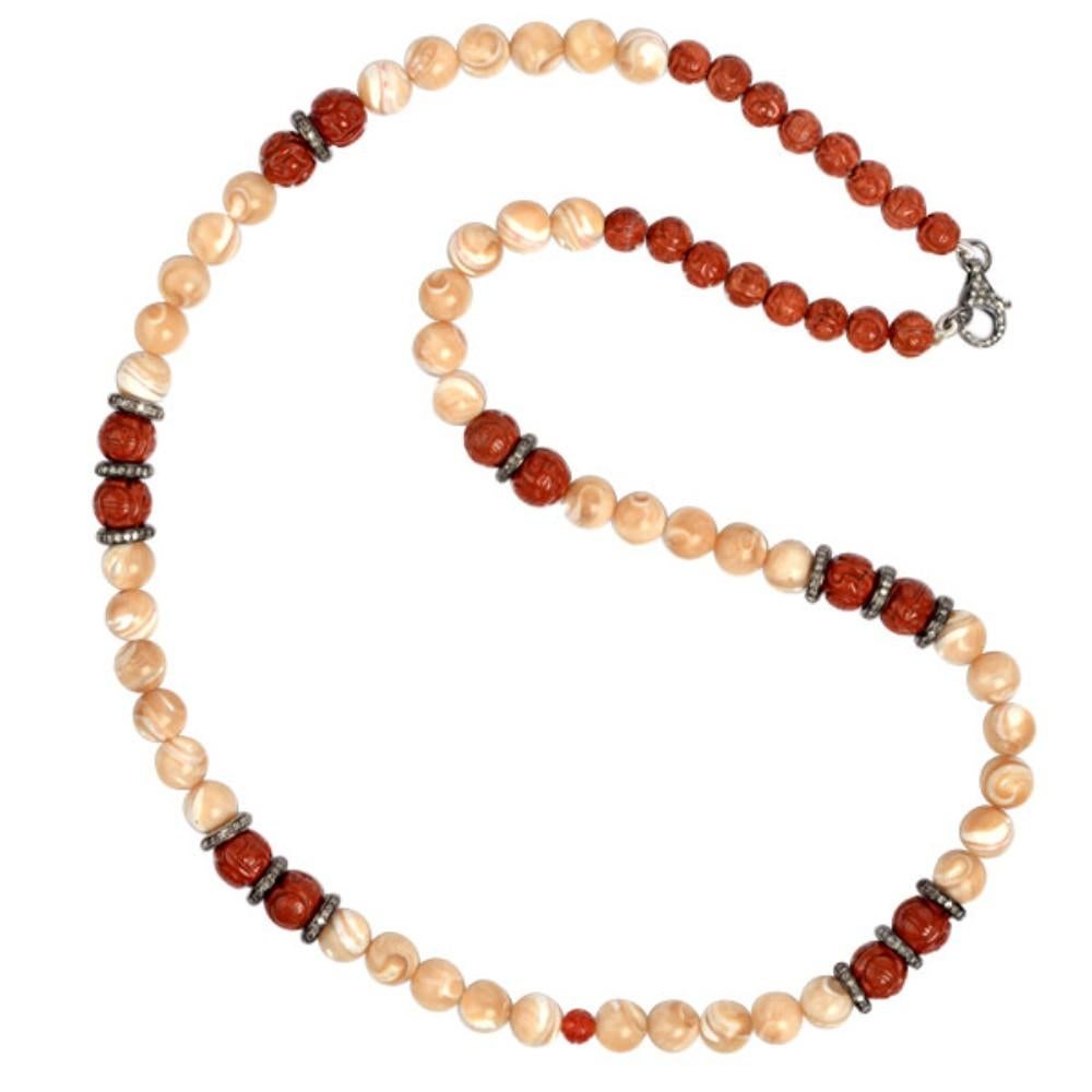 Geschnitzte Perlenkette im Stammesstil mit mehreren Edelsteinen und Diamantabstandshaltern (Gemischter Schliff) im Angebot