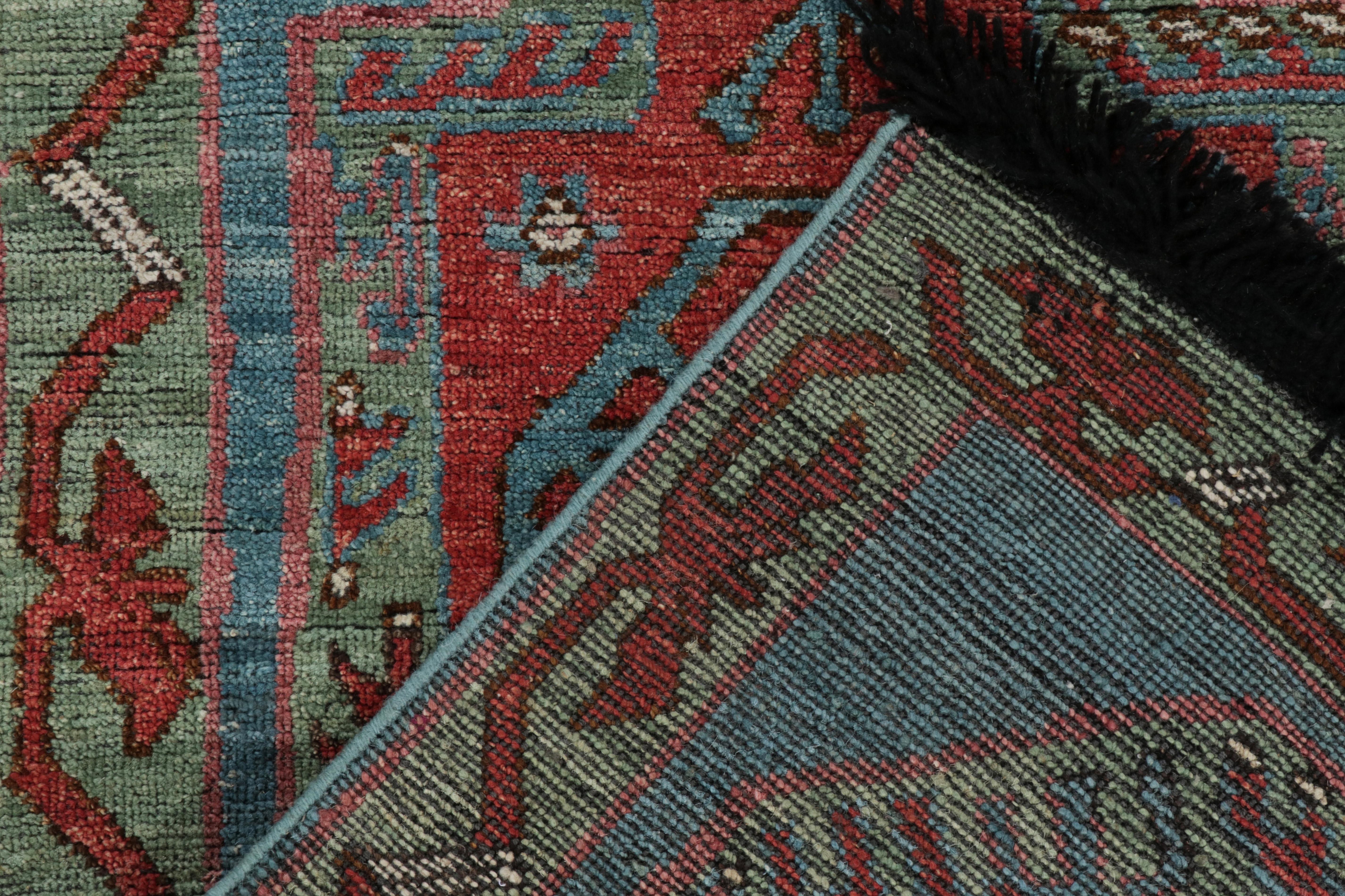 XXIe siècle et contemporain Tapis et tapis Kilim de style tribal à motifs géométriques rouges, bleus et verts en vente