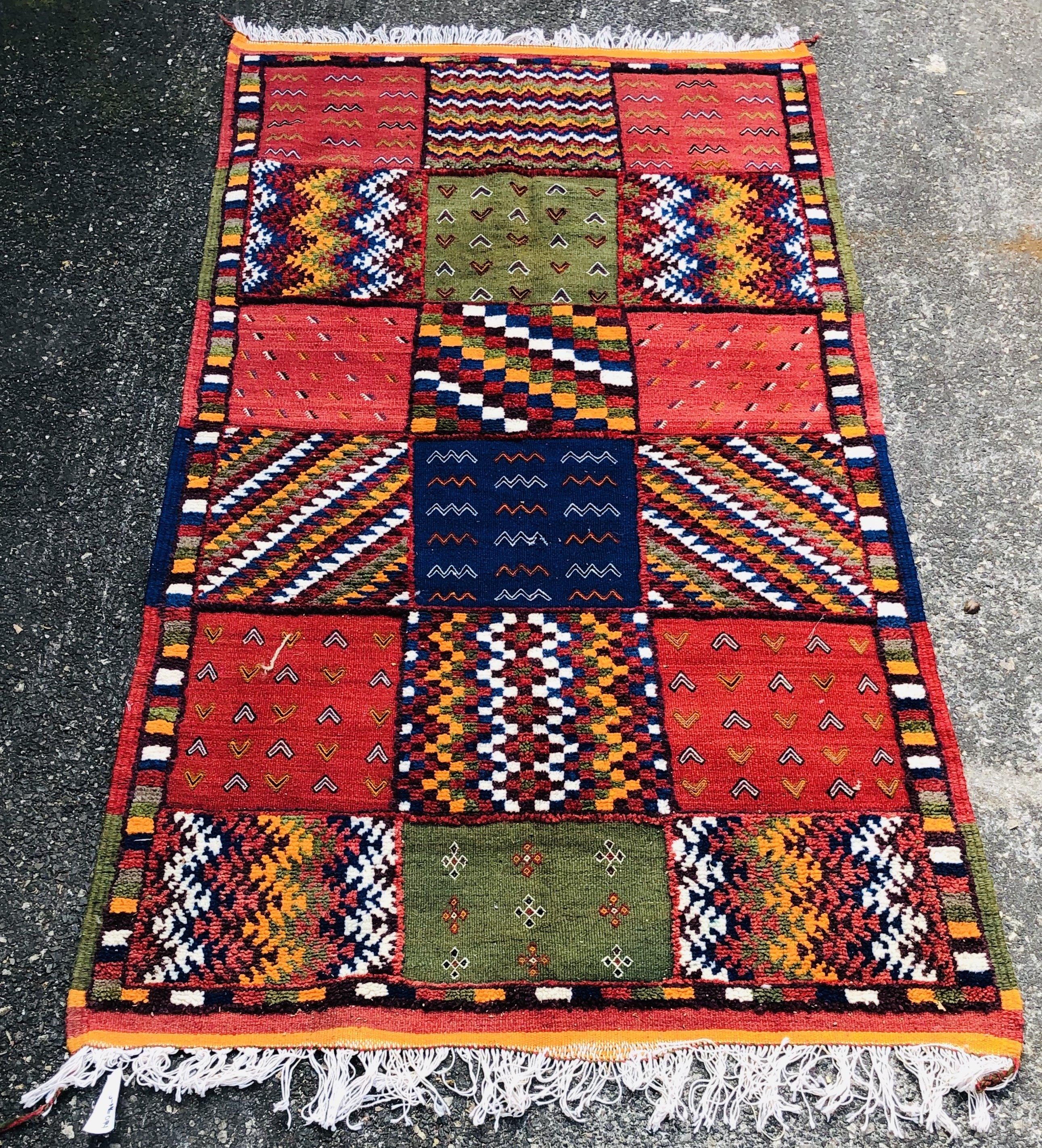 Tribal vintage Moroccan handwoven wool rug

A stunning and sophisticated addition to your living room, dining room, entryway or bedroom, this rectangular rug is exquisite and features captivating pattern will never go out of style. The rug is