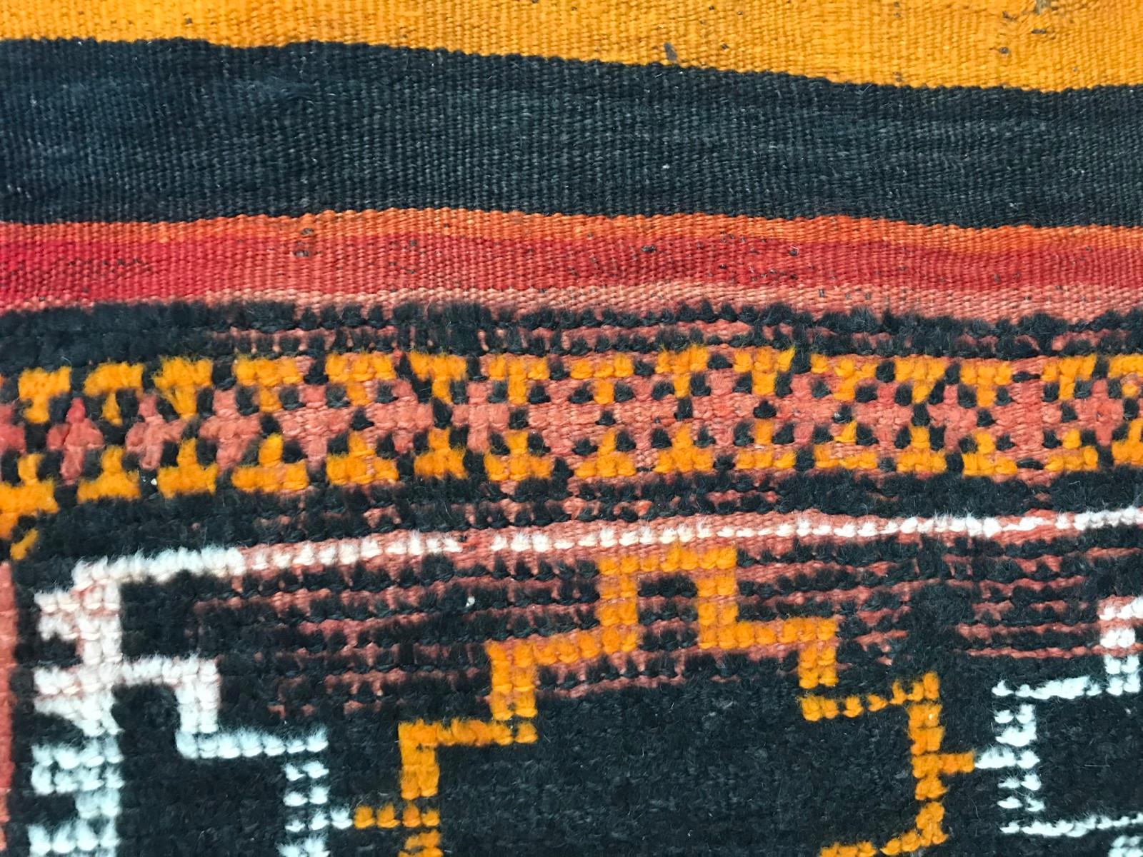 Tribal Vintage Moroccan Rug 4