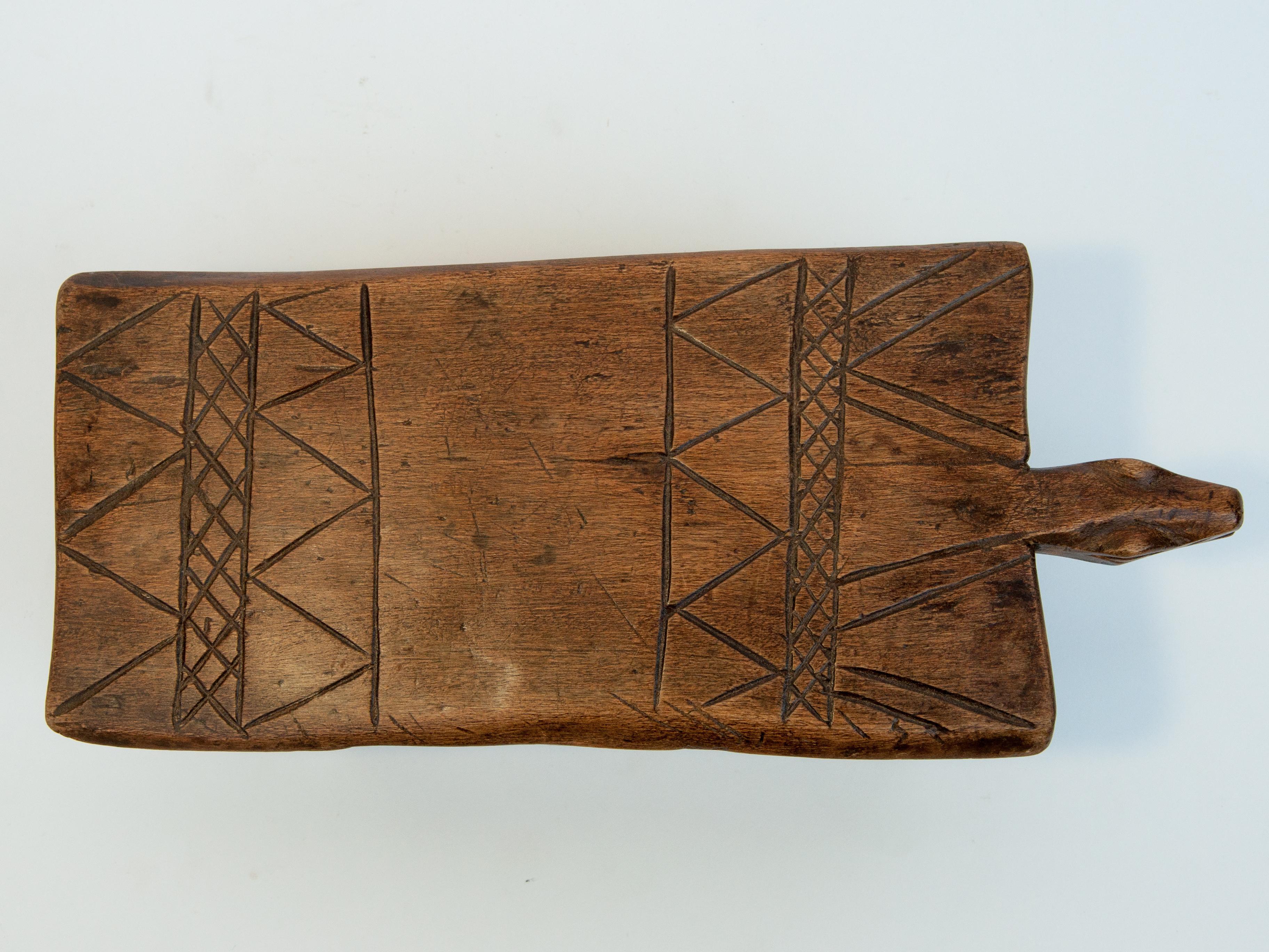 Tribal Wood Stool Lizard Motif, Fulani of Niger, Mid-Late 20th Century 2