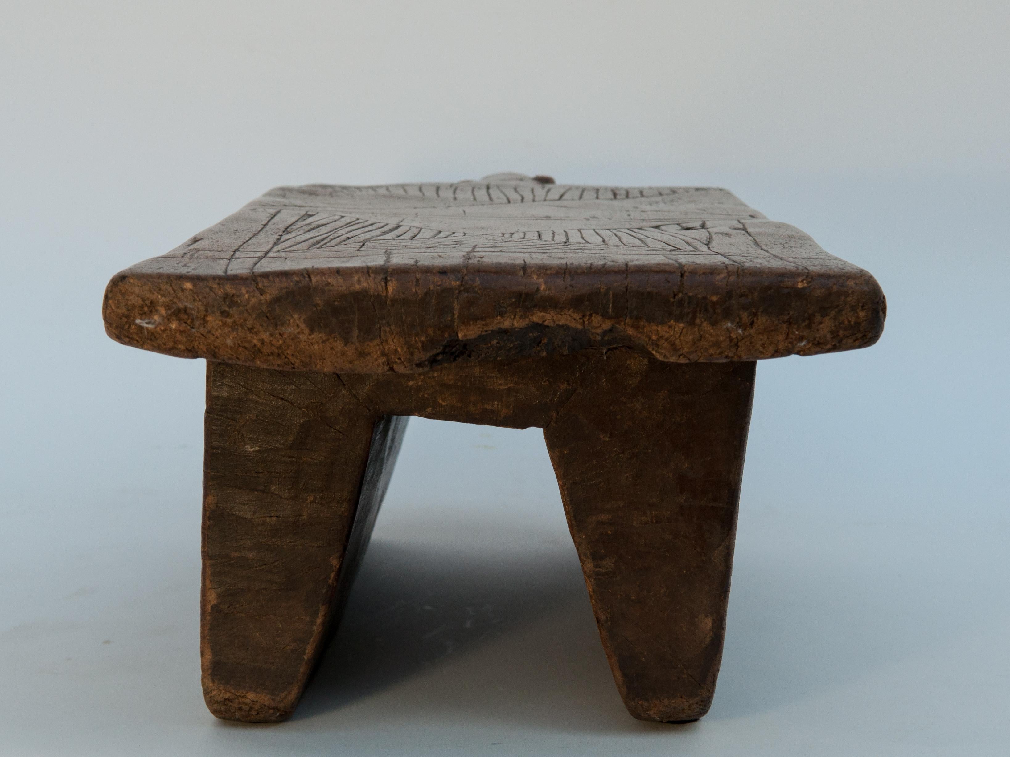 Tribal Wood Stool with Lizard Motif, Niger, Mid-Late 20th Century 6