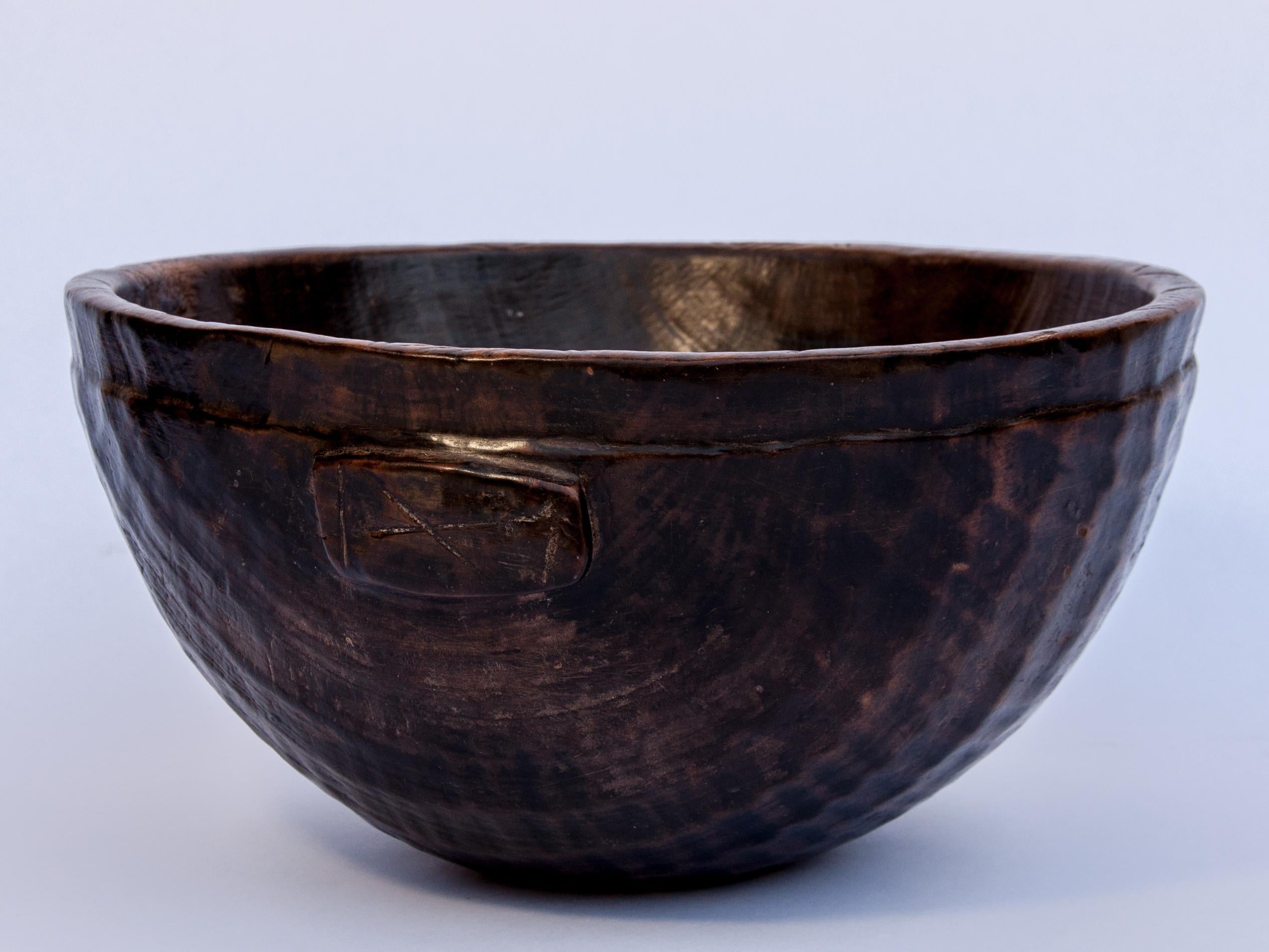 Hand-Carved Tribal Wooden Bowl, Hand Hewn, from Niger, Mid-20th Century