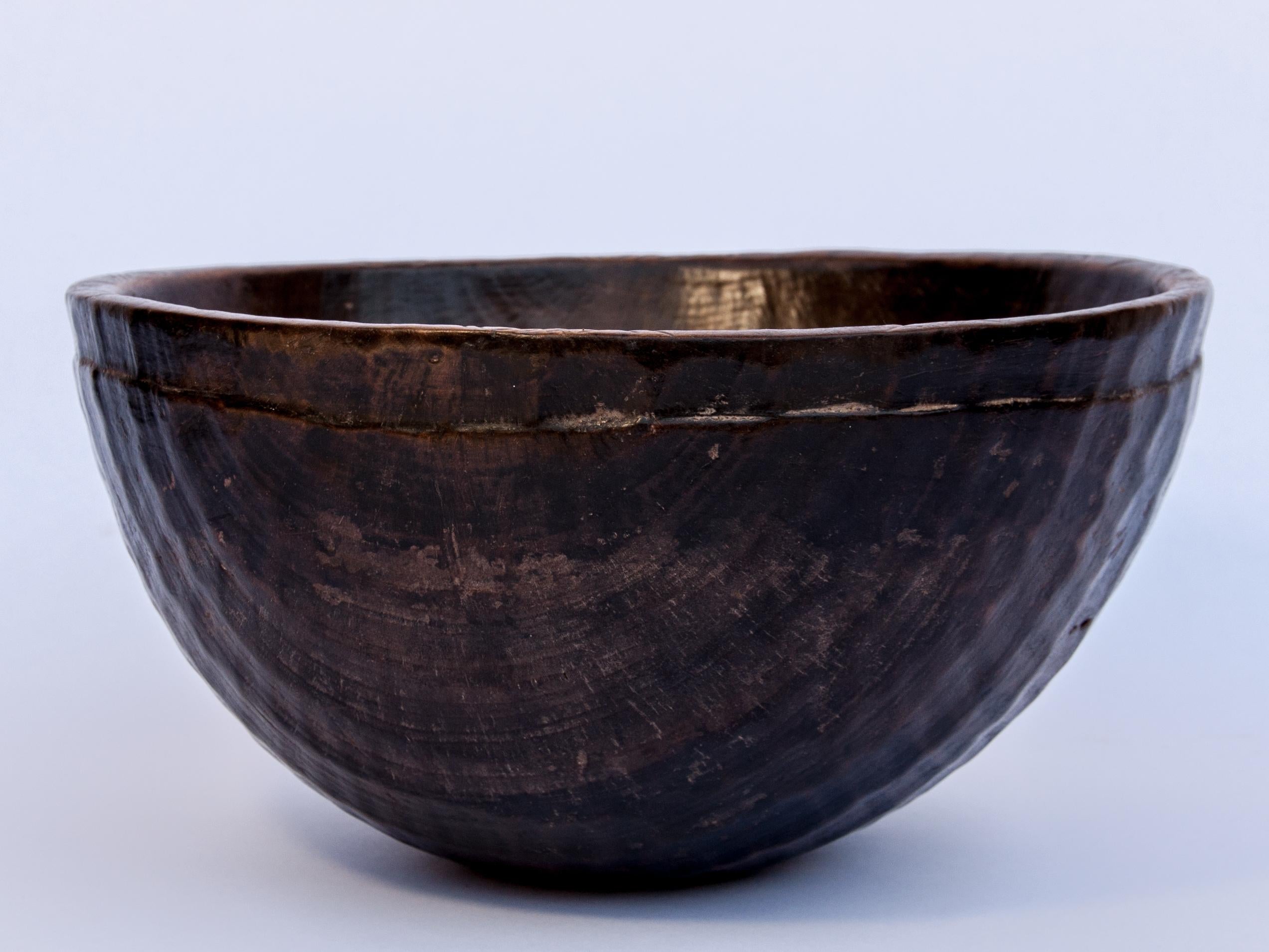 Tribal Wooden Bowl, Hand Hewn, from Niger, Mid-20th Century 1