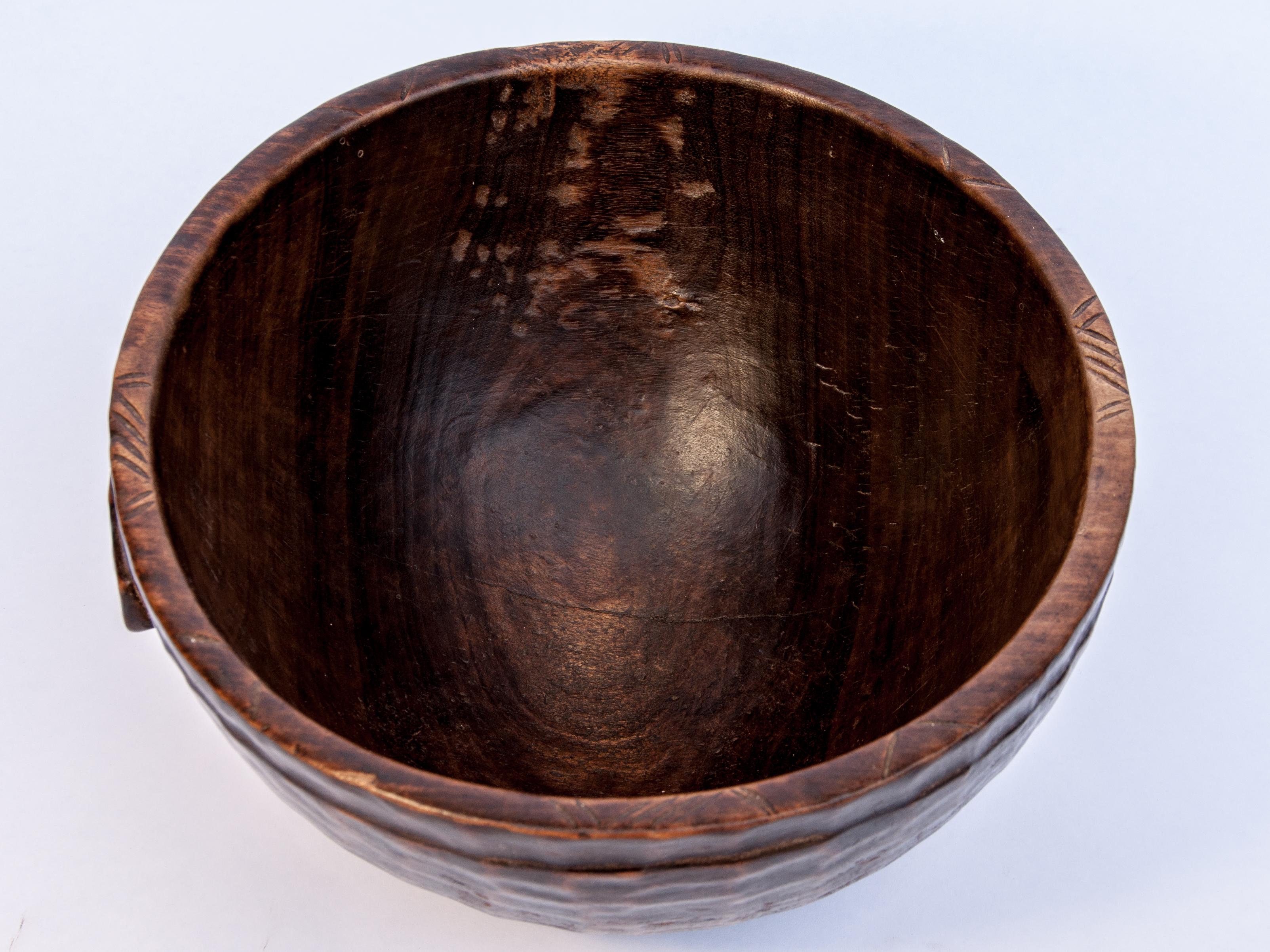Tribal Wooden Bowl, Hand Hewn, from Niger, Mid-20th Century 3