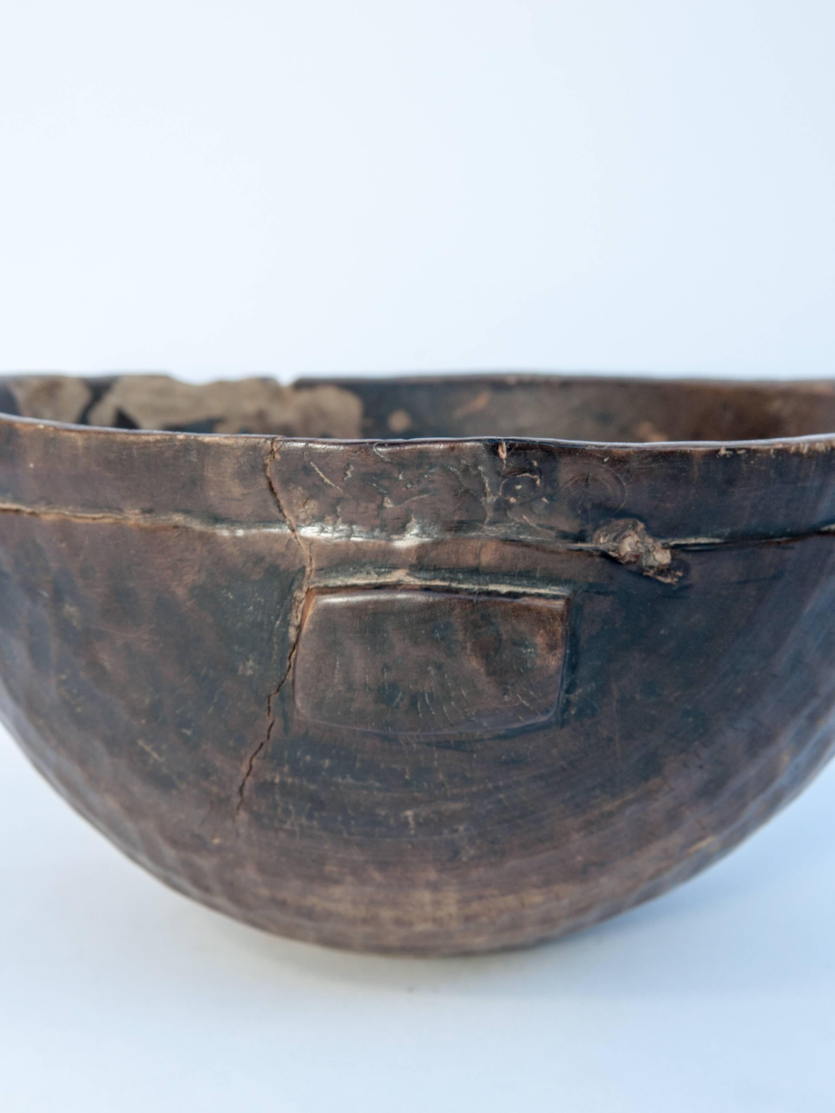 Tribal Wooden Bowl, Handhewn, from Mali, Mid-20th Century 7