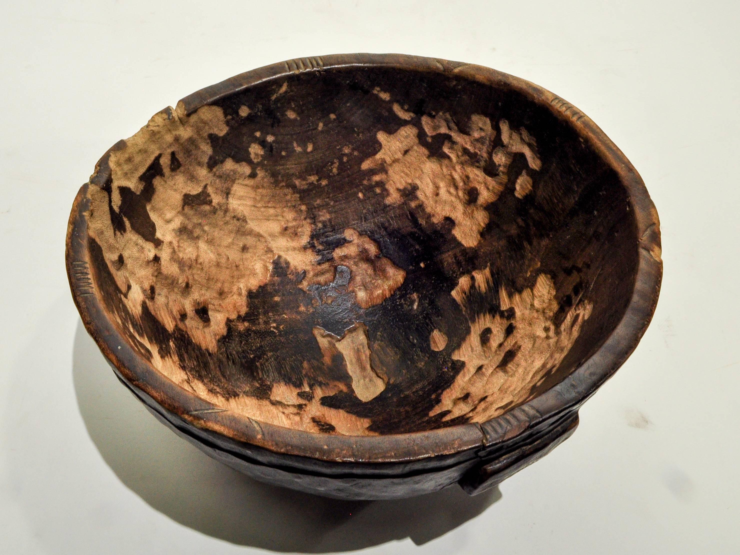 Tribal Wooden Bowl, Handhewn, from Mali, Mid-20th Century 9