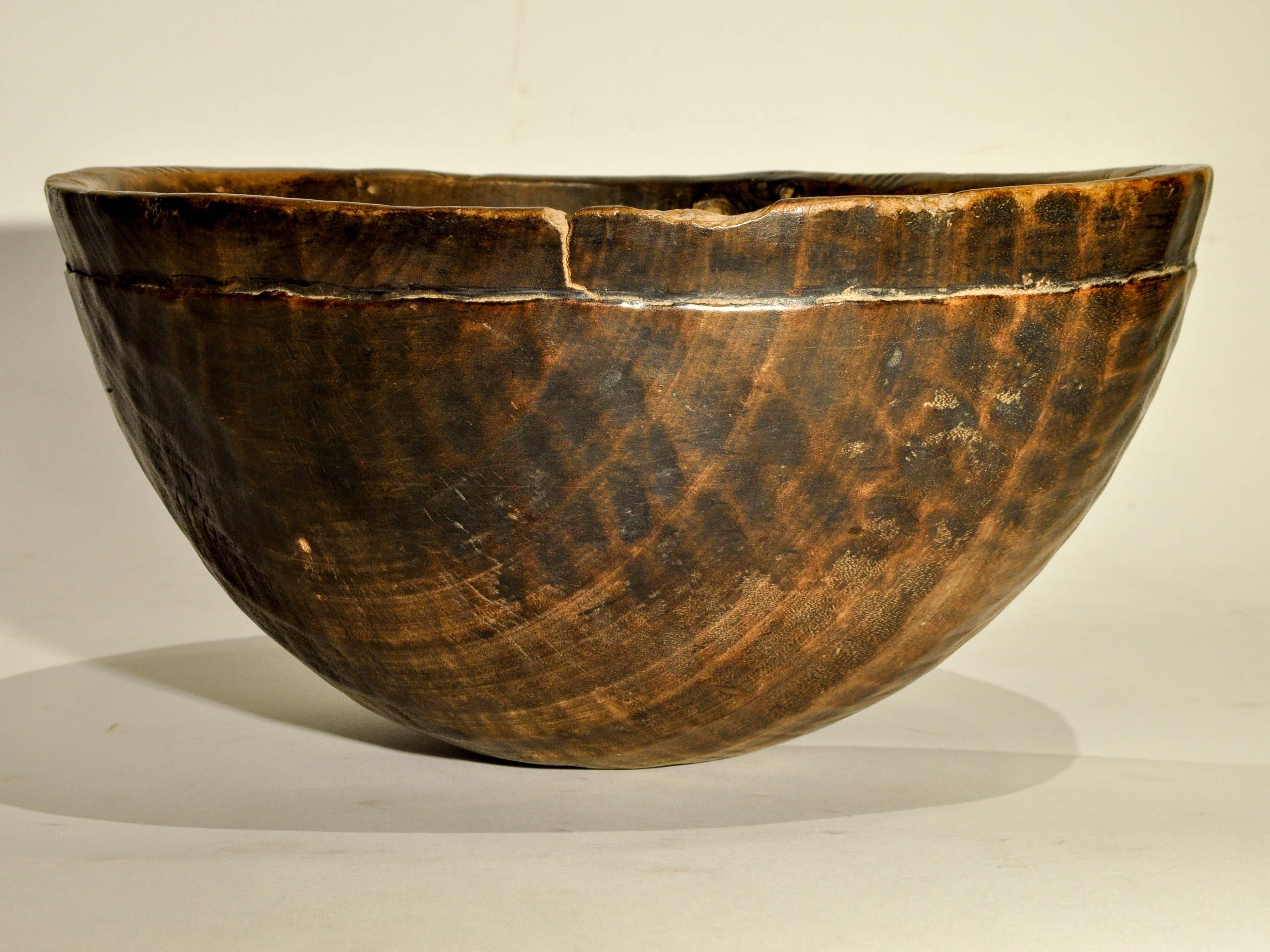 Tribal Wooden Bowl, Handhewn, from Mali, Mid-20th Century 3