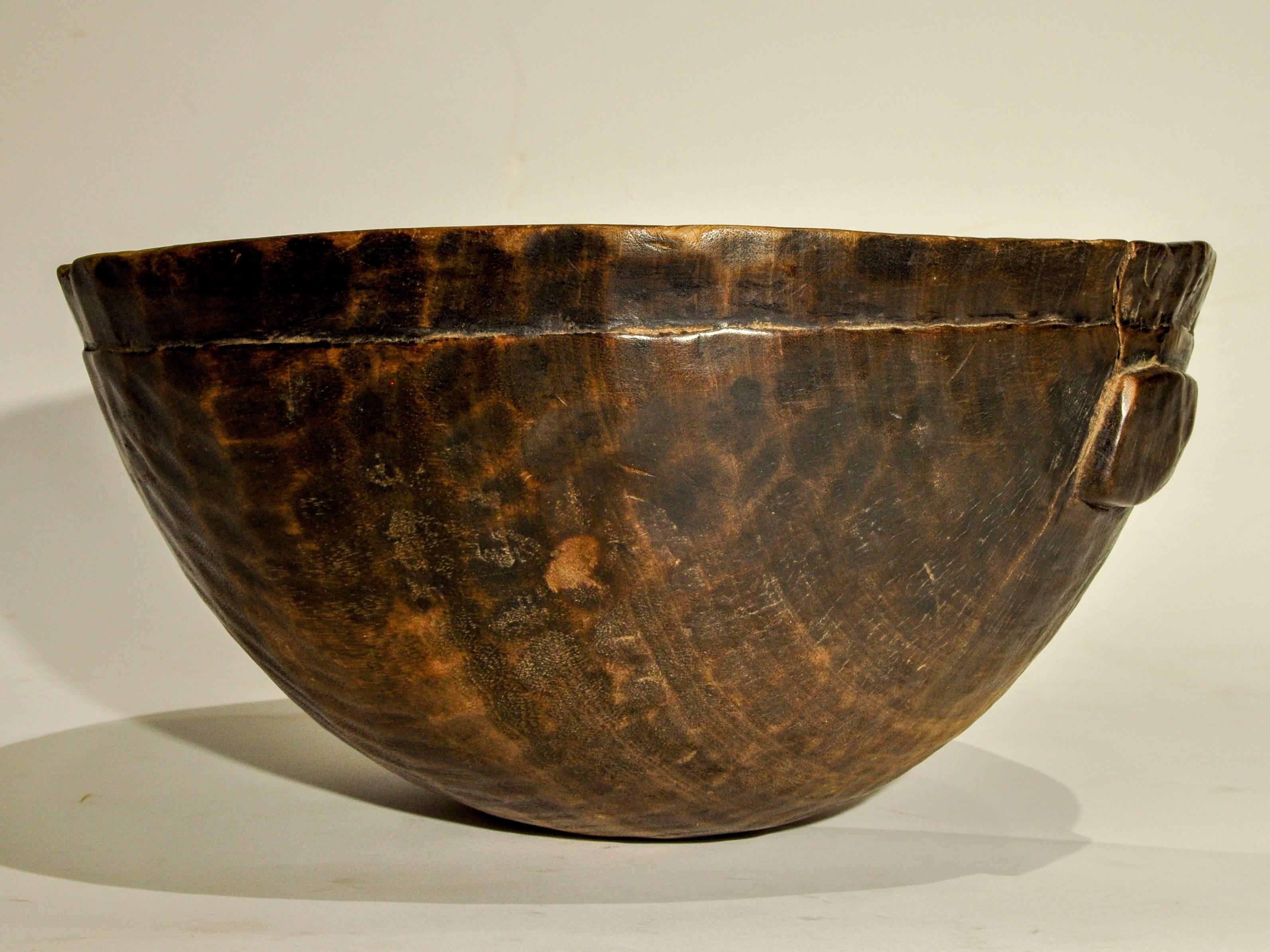 Tribal Wooden Bowl, Handhewn, from Mali, Mid-20th Century 4