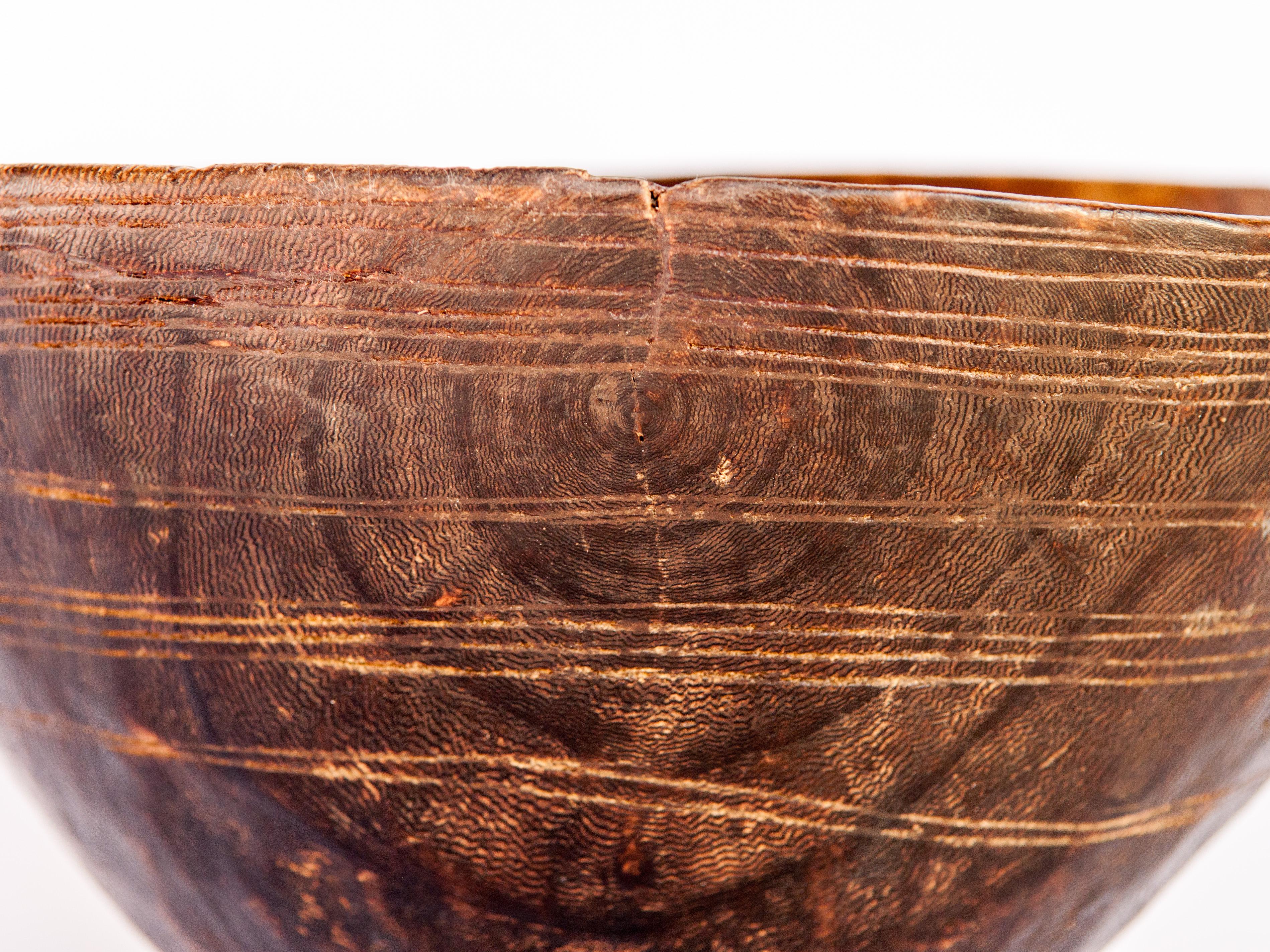 Tribal Wooden Bowl, Strongly Figured Wood, Tuareg, West Africa, Mid-20th Century 2
