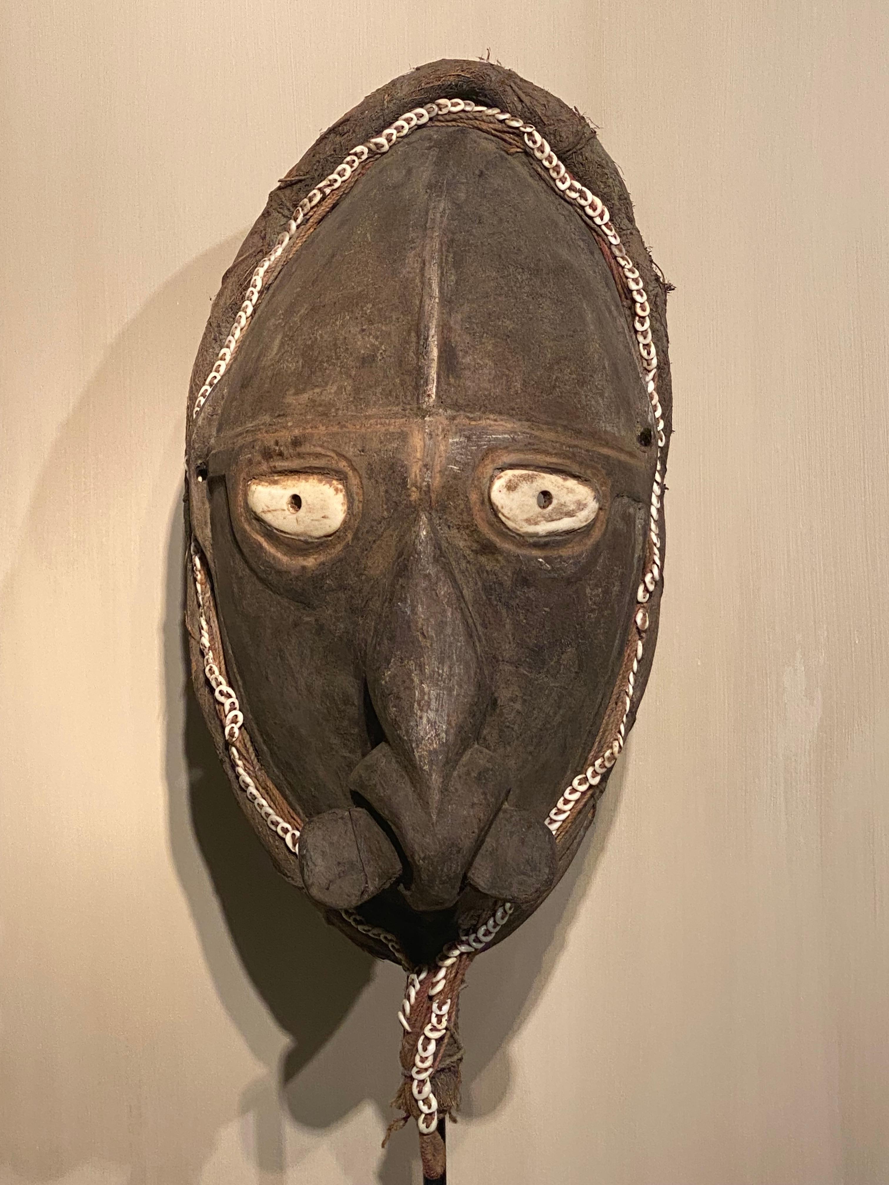 Tribal Wooden mask from Papua New Guinea For Sale 3