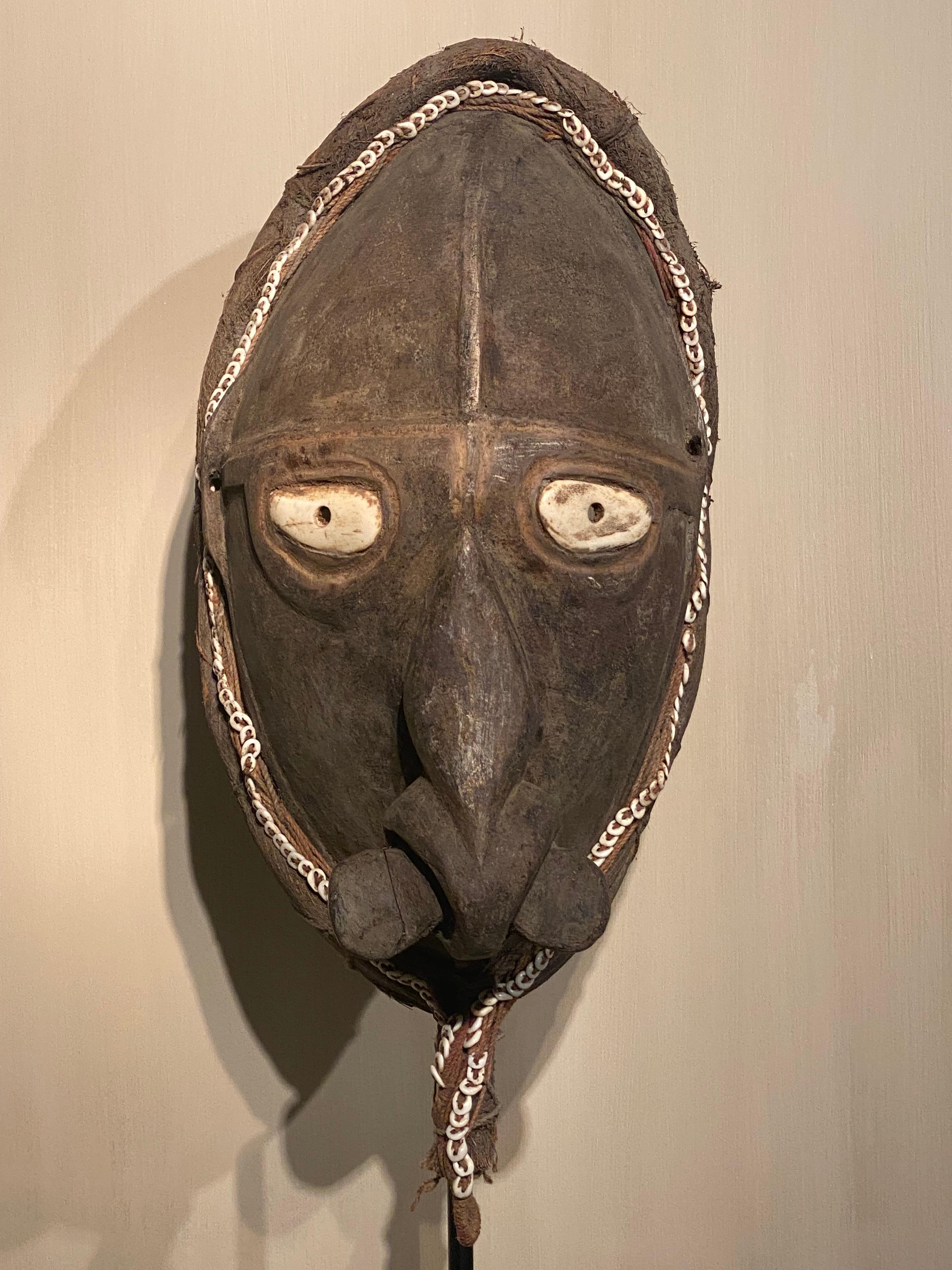 Tribal Wooden mask from Papua New Guinea For Sale 4