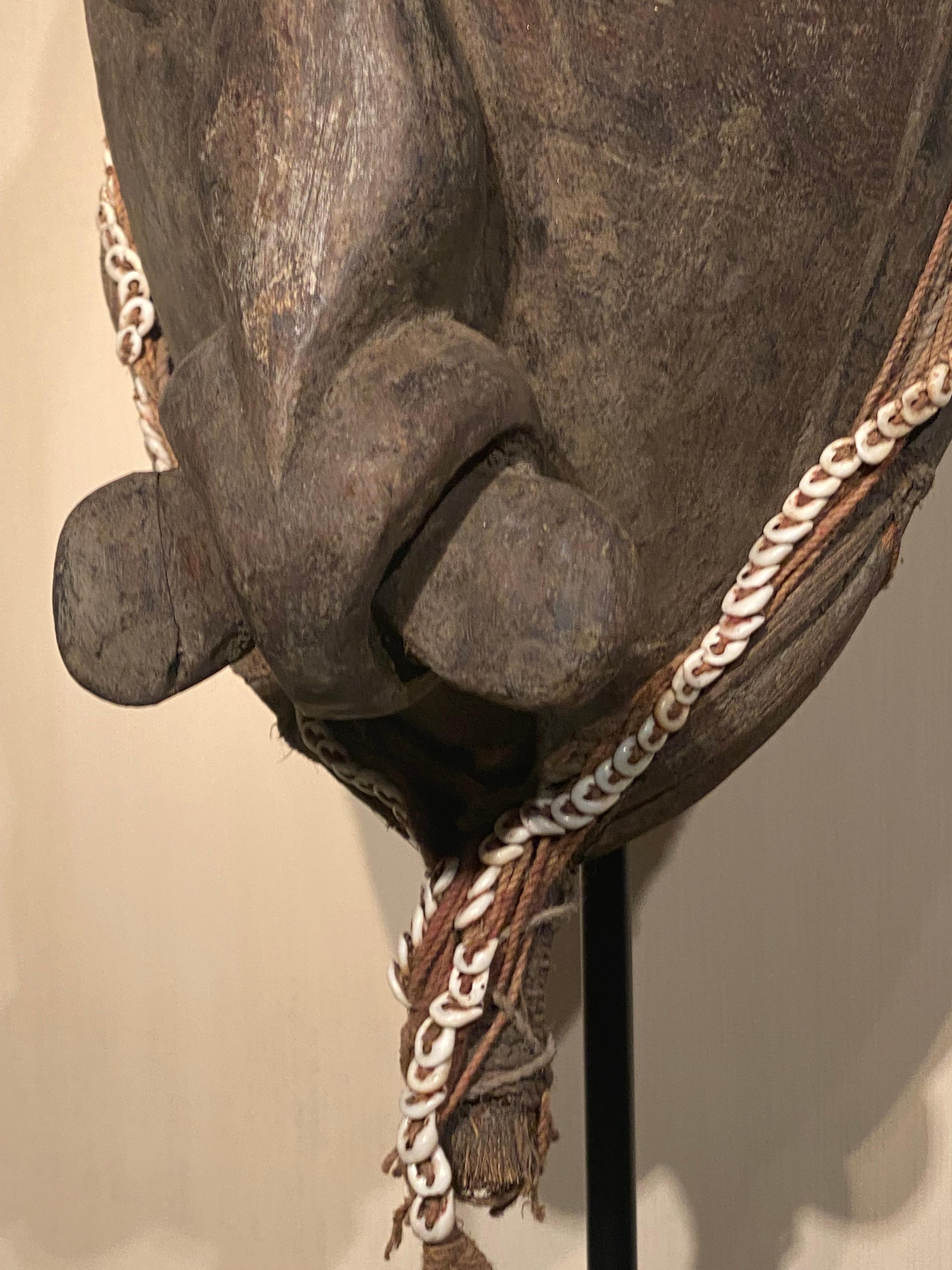 Late 20th Century Tribal Wooden mask from Papua New Guinea For Sale