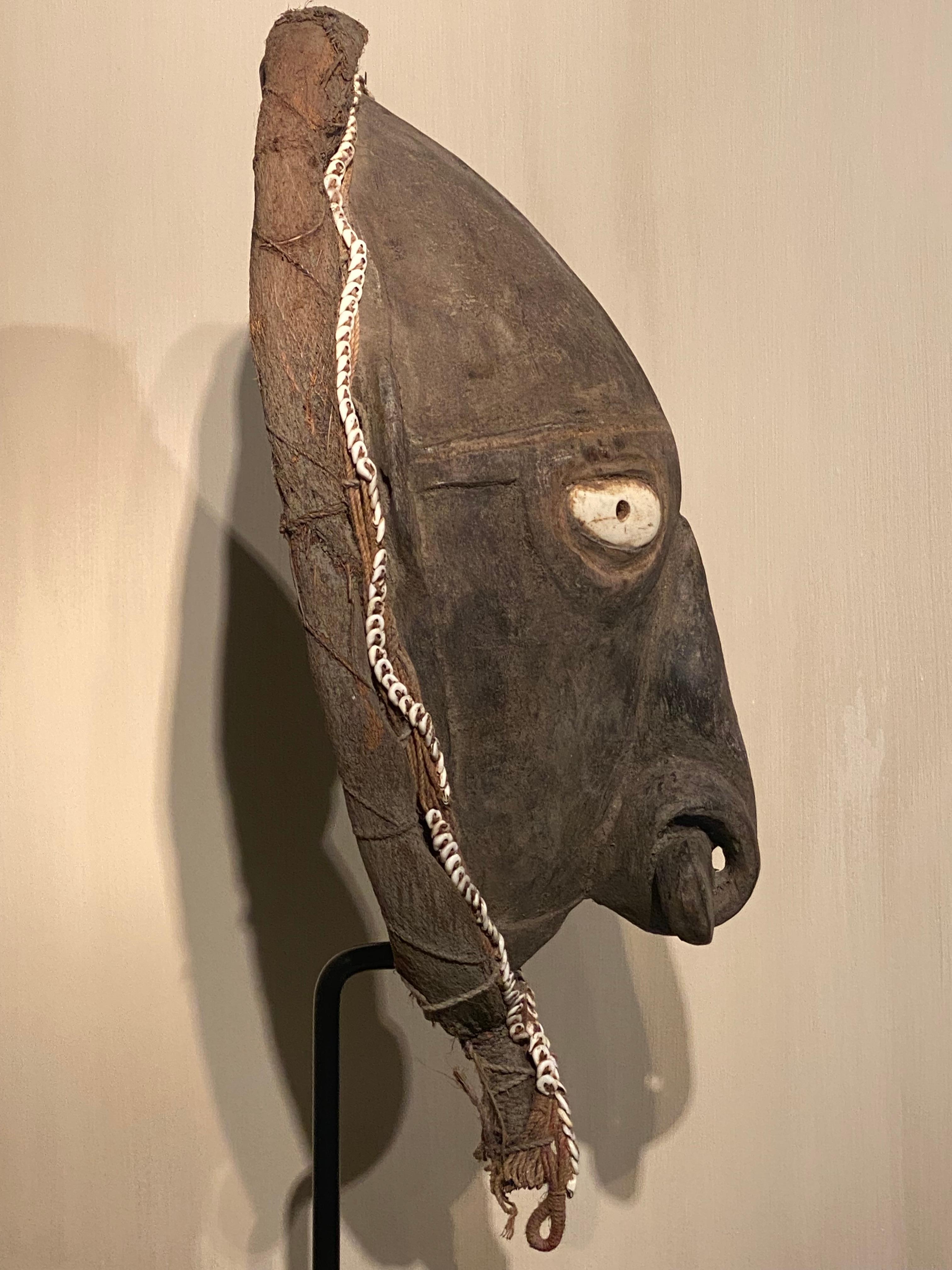 Tribal Wooden mask from Papua New Guinea For Sale 2