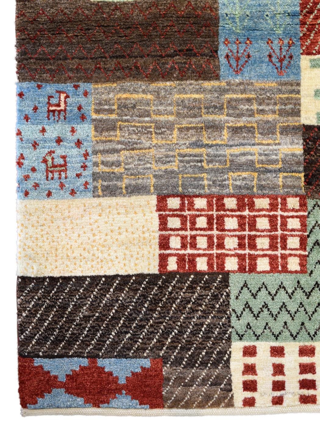 Stammeswolle Perserteppich, Blau, Rot, Creme und Brown, 3' x 6' (Handgeknüpft) im Angebot