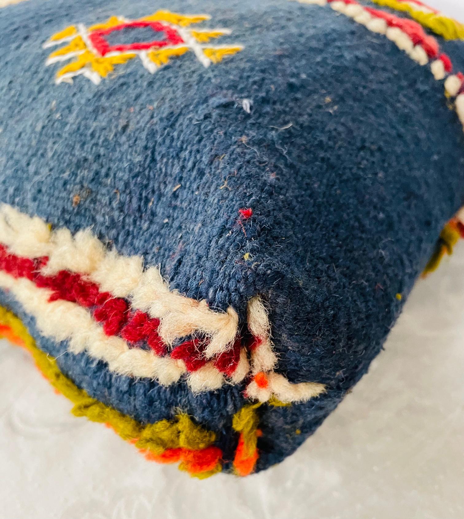 Coussin ou oreiller Kilim vintage en laine tribale, une paire en vente 5
