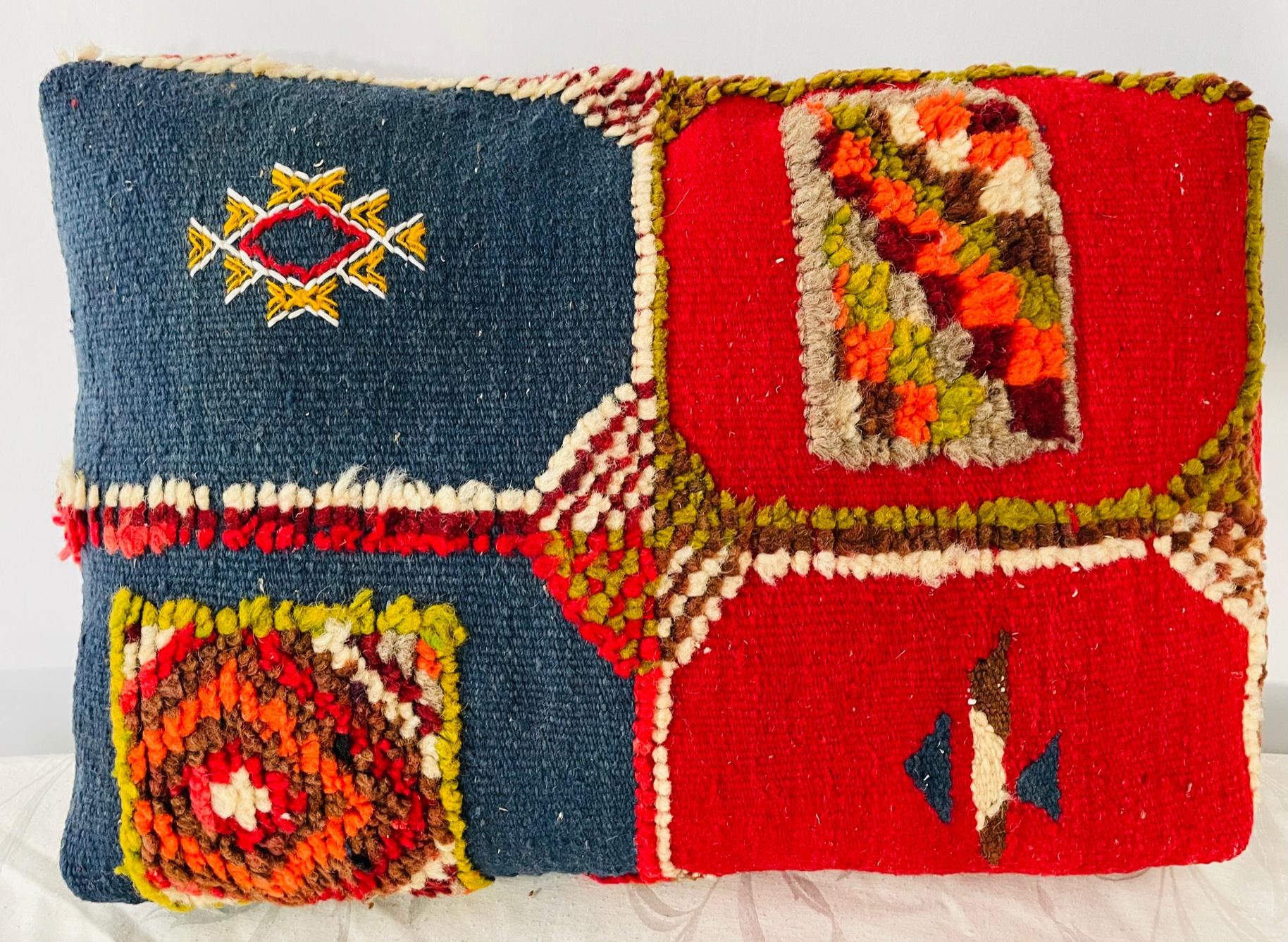 Stammeswolle Vintage Kilim Kissen oder Kopfkissen, ein Paar (Ende des 20. Jahrhunderts) im Angebot
