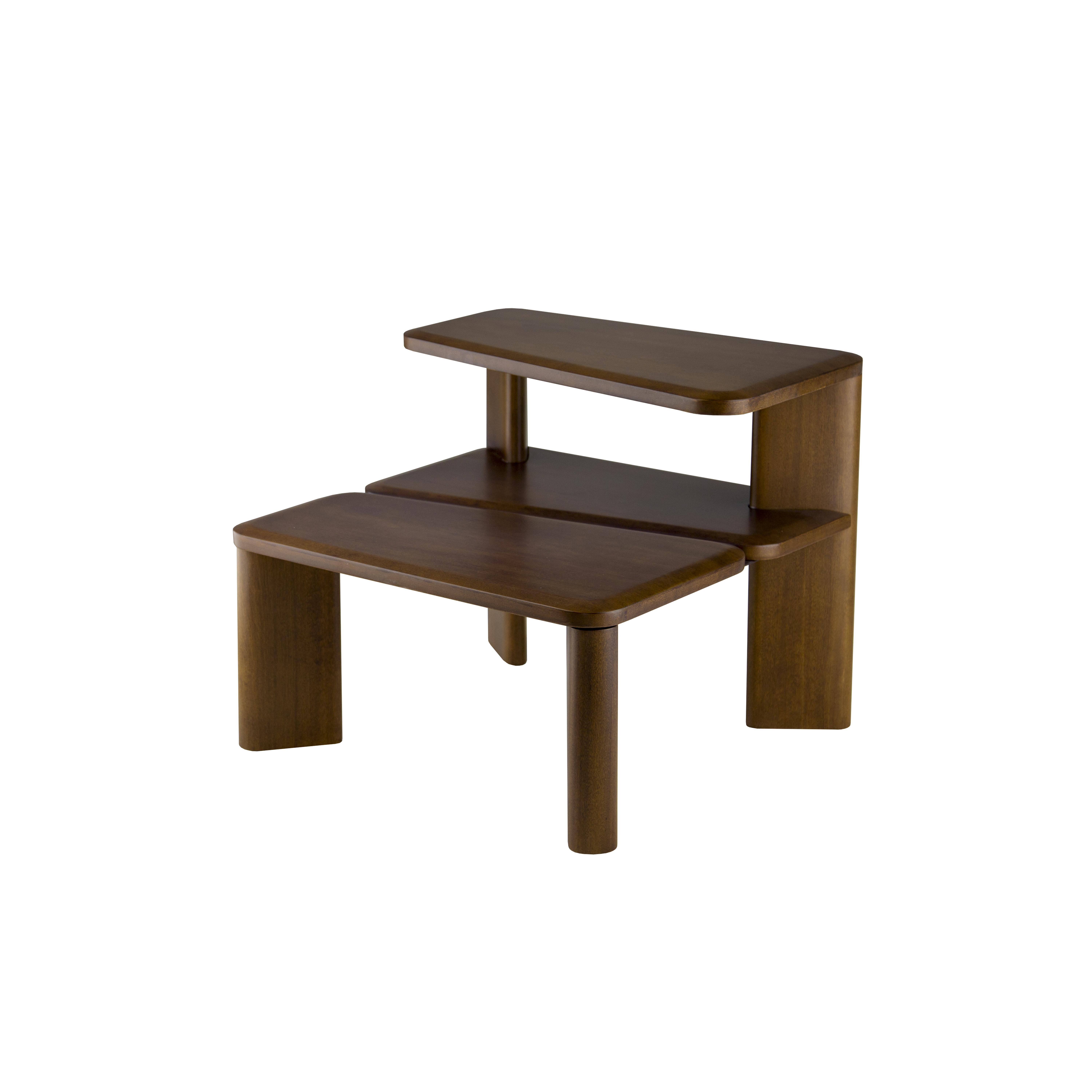 Table d'appoint Tribeca par Giacomo Tomazzi Studio
Dimensions : L 60 x D 60 x H 50 cm
MATERIAL : Bois. 

ABOUT Giácomo Tomazzi est diplômé en architecture et en urbanisme de l'Université fédérale de Santa Catarina, avec une spécialisation en design