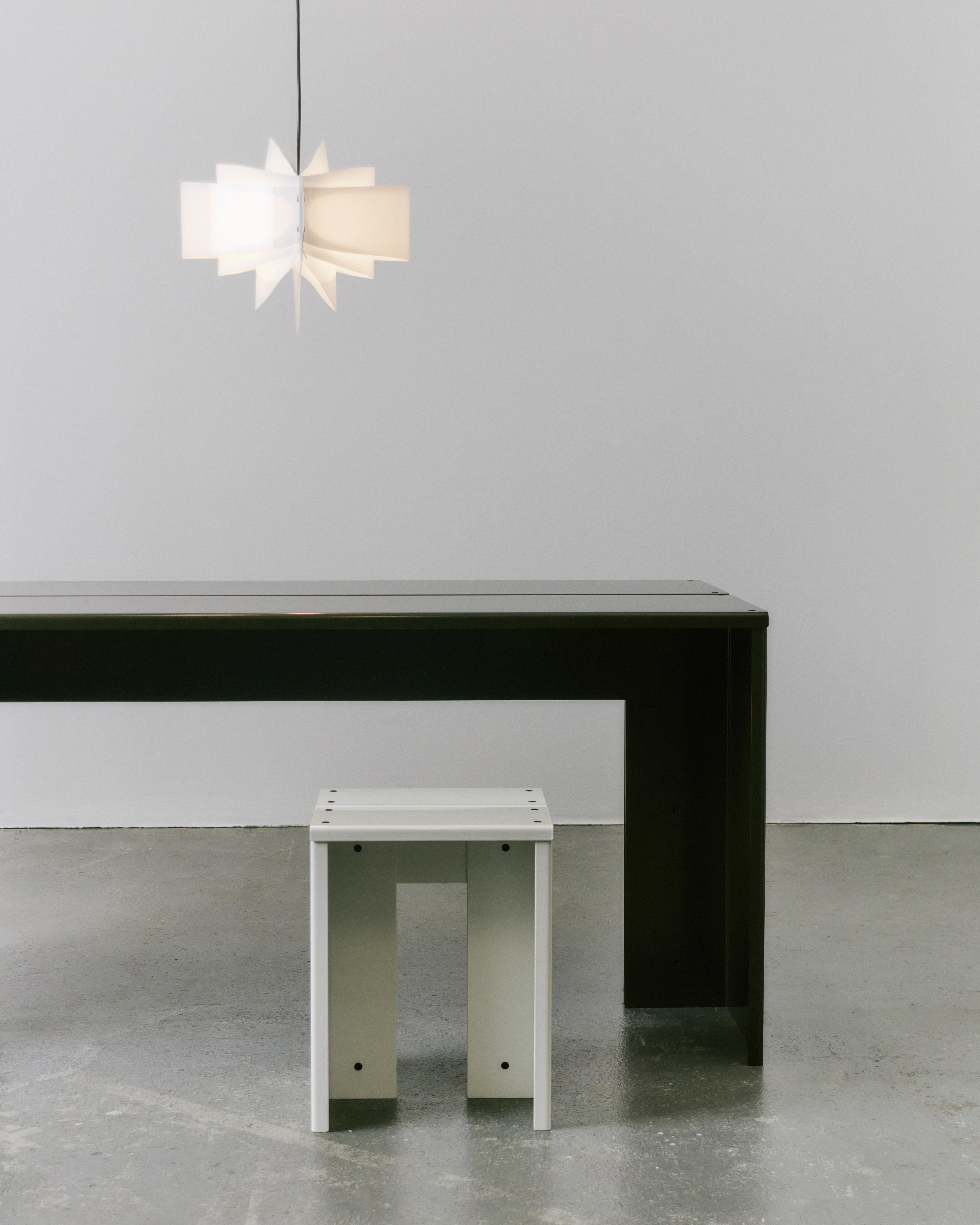 Organico moderno Lampada TRIBUTE, acrilico opalino in vendita