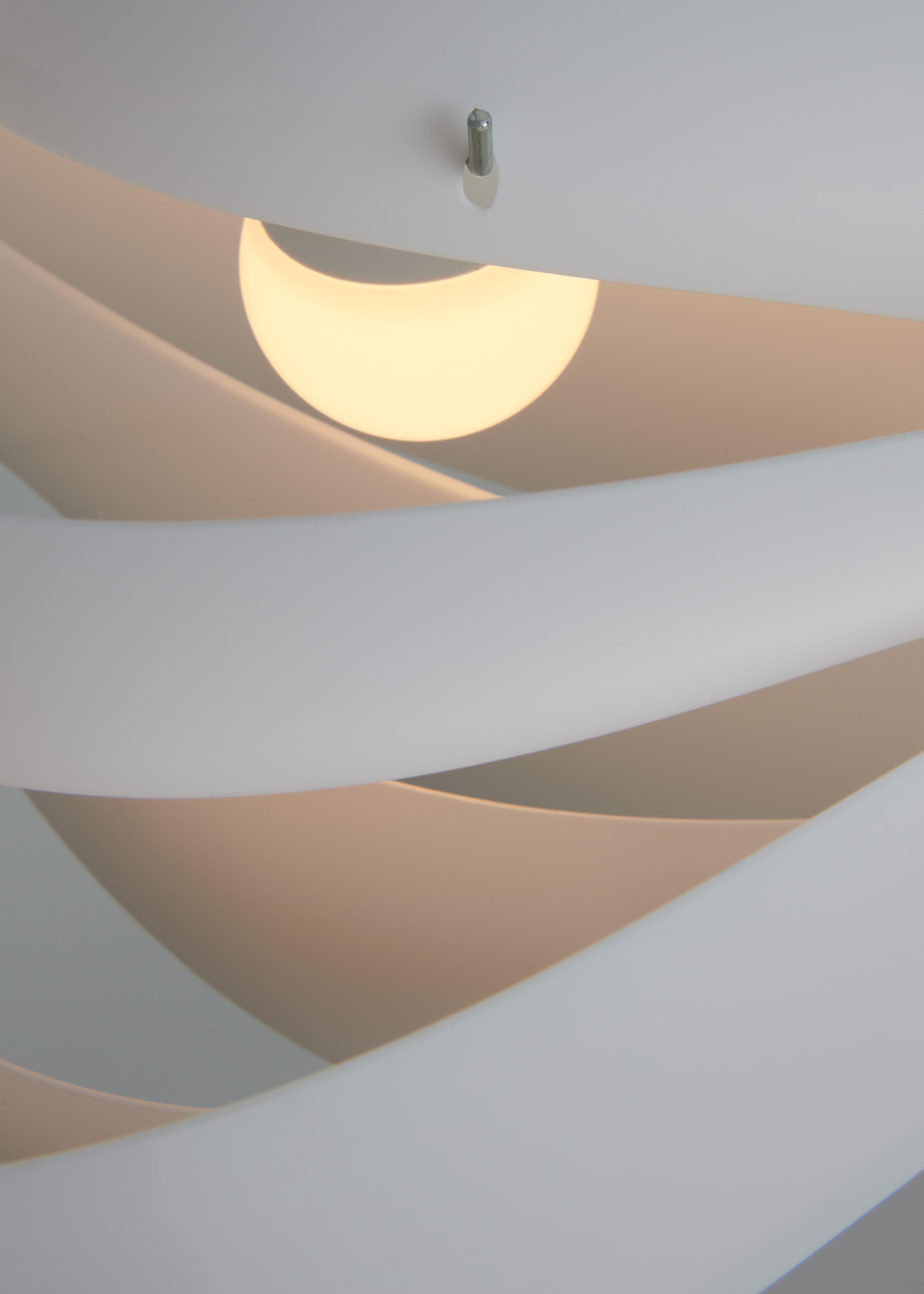 Lampada TRIBUTE, acrilico opalino in vendita 1