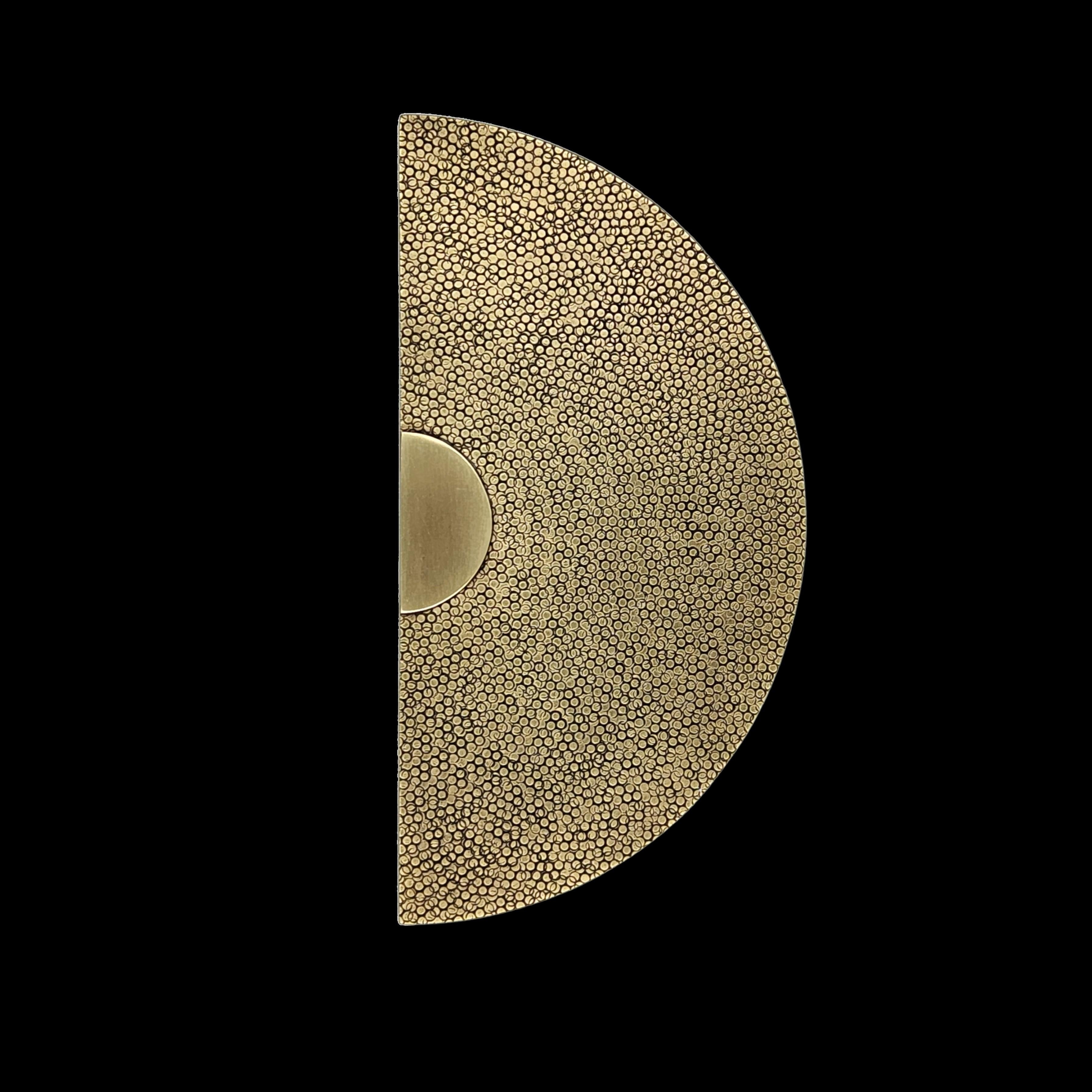 Tribut an Shagreen: Türgriff aus massivem gehämmertem Messing,  Ø 30 cm (Art déco) im Angebot