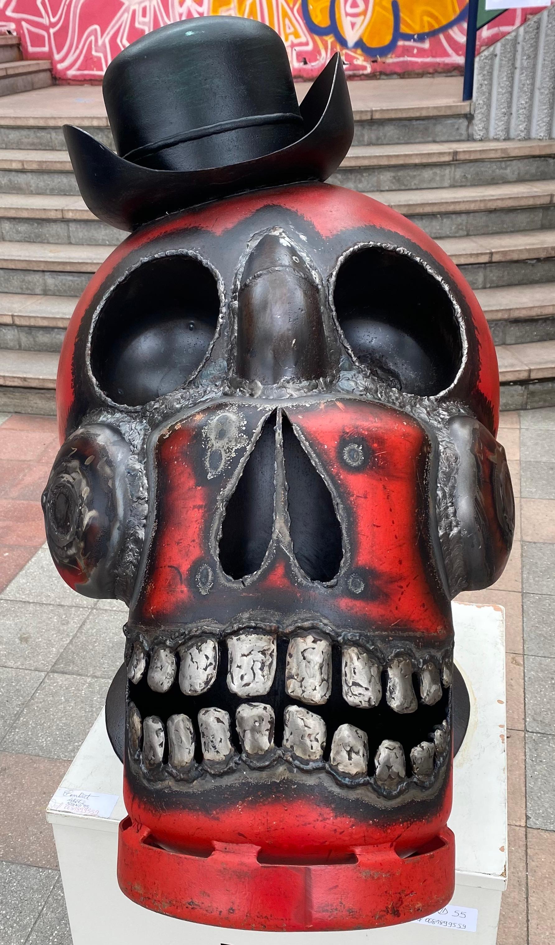 Omaggio a Tim Burton da parte di LIBECQ
scultura in metallo 
H. 85 cm x P. 35 cm x L. 35 cm 
2020
opera firmata dall'artista 
Prezzo : 3700€ per l'artista.