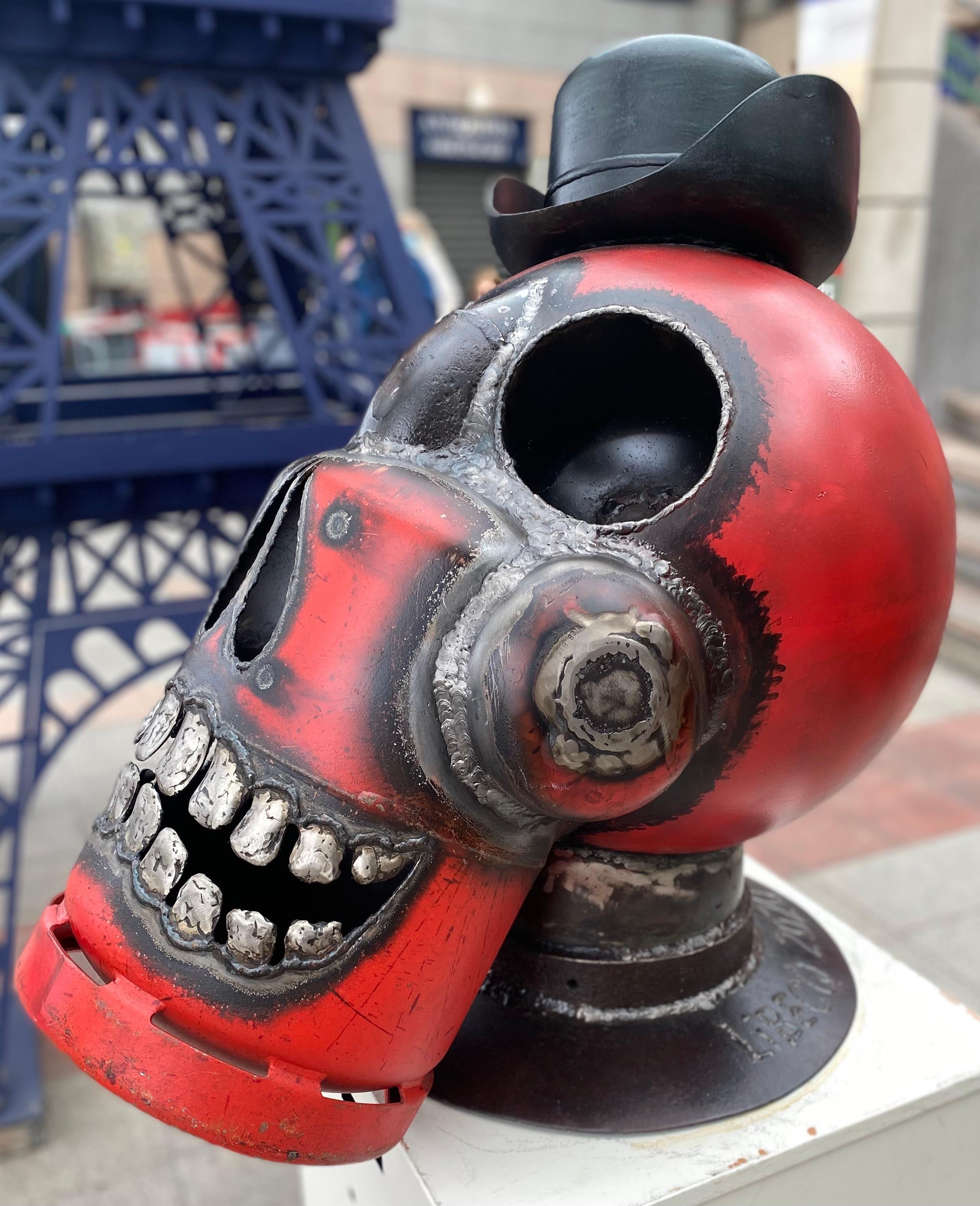 XXI secolo e contemporaneo Omaggio a Tim Burton da parte di LIBECQ Scultura in metallo in vendita