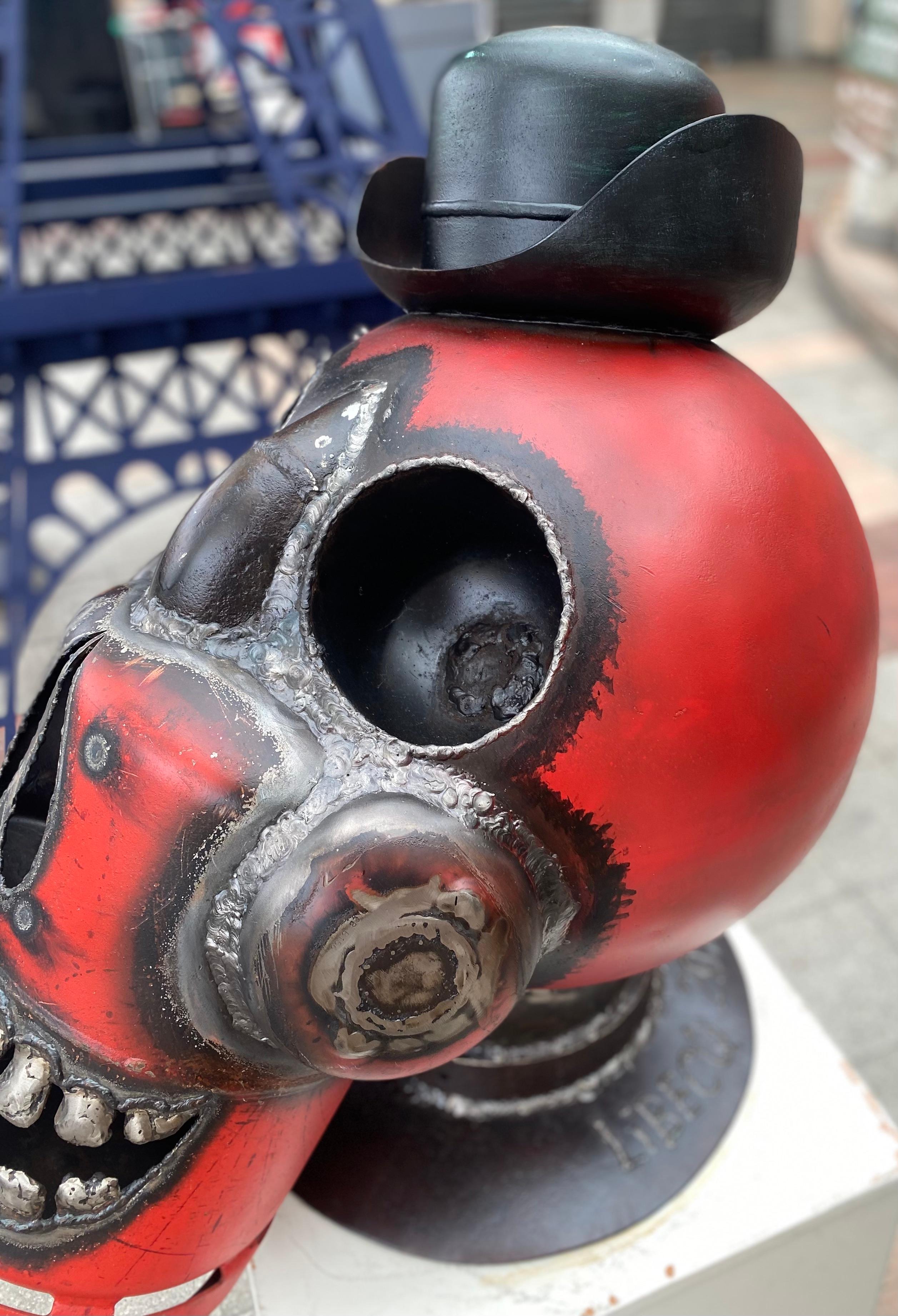 Omaggio a Tim Burton da parte di LIBECQ Scultura in metallo in vendita 1