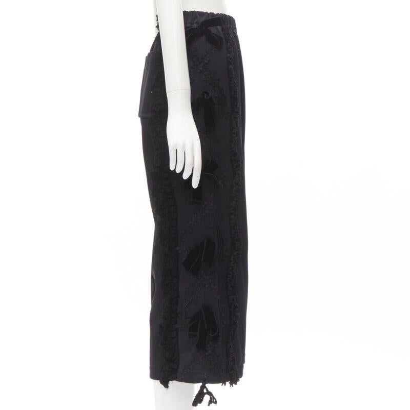 TRICOT COMME DES GARCONS pantalon large noir à volants, à fleurs et à rubans de velours S
Référence : ANWU/A00400
Marque : Comme Des Garcons
Designer : Rei Kawakubo
MATERIAL : Ressemble à de la viscose
Couleur : Noir
Motif : Solide
Fermeture :