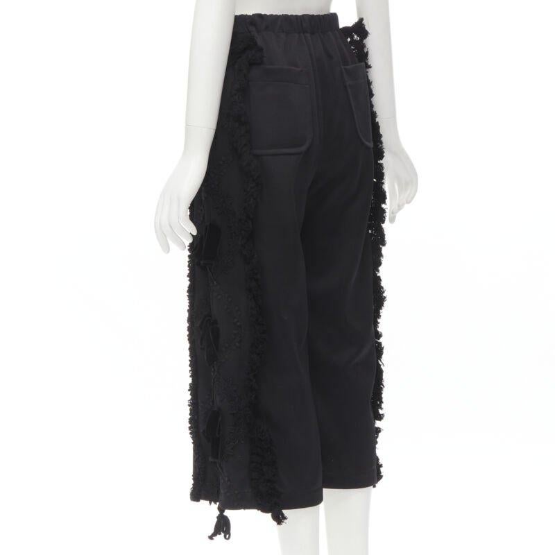 TRICOT COMME DES GARCONS pantalon large noir à volants, à fleurs et à rubans de velours S en vente 4