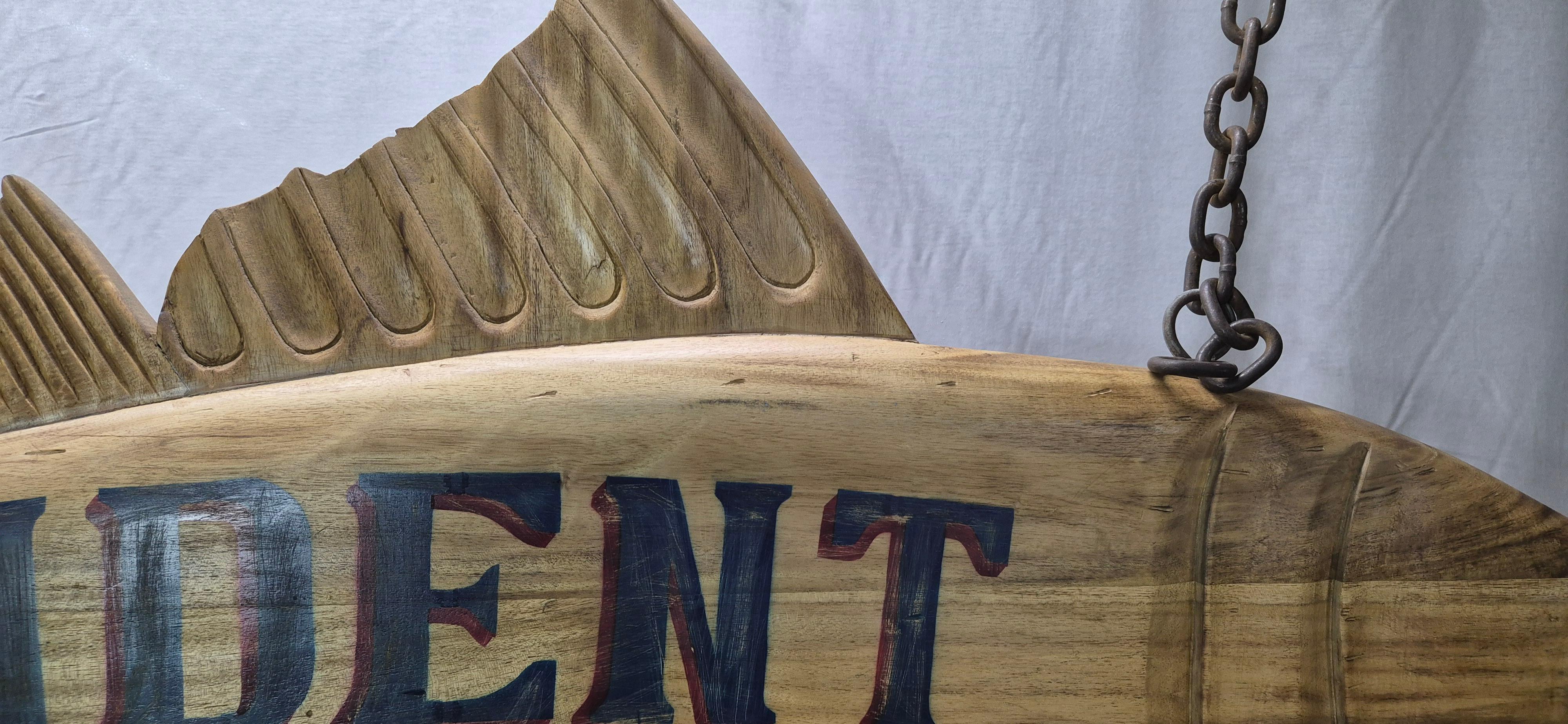 Legno Insegna commerciale intagliata del Trident Sushi Bar in vendita