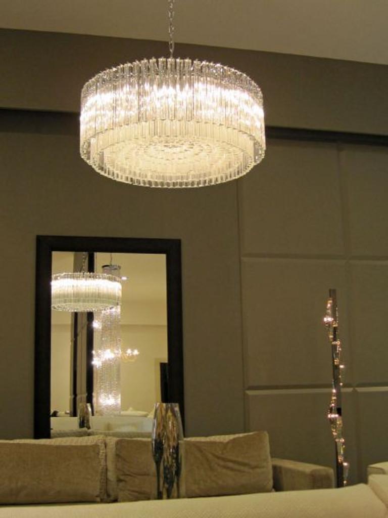 Mid-Century moderno Lampadario a tamburo Triedri di Fabio Ltd in vendita