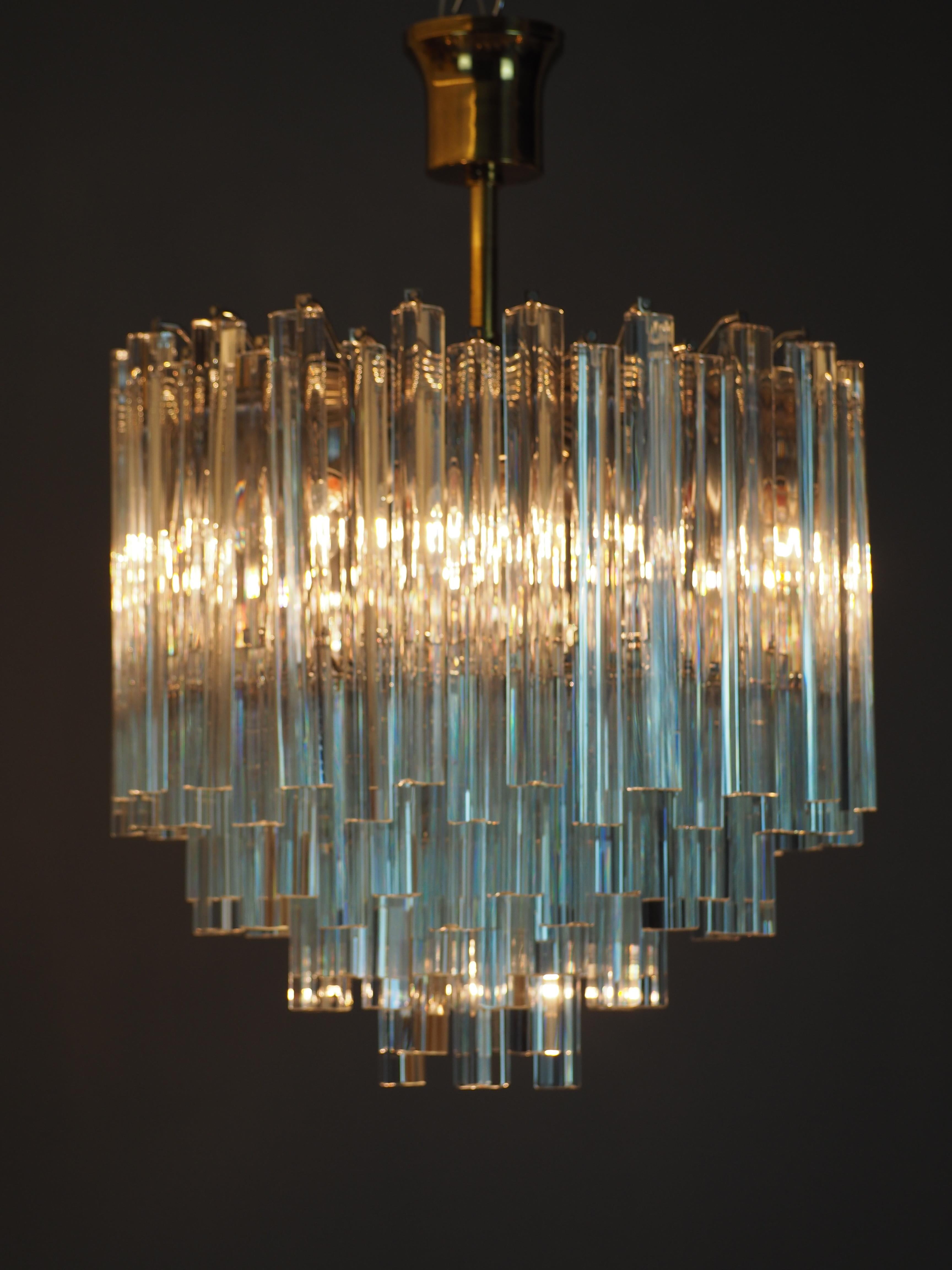 Mid-Century Modern Triedri Murano Glass and Brass Chandelier Attributed to Venini, Italy, 1960s For Sale