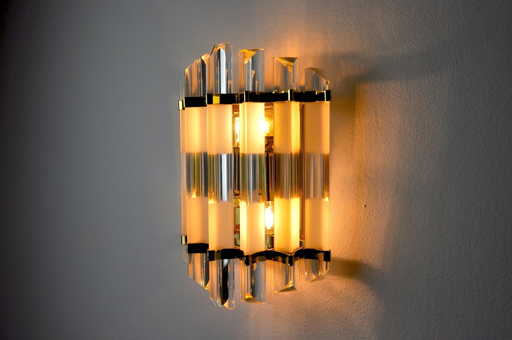 Triedri Wall Lamp, Italy, 1970 In Good Condition For Sale In BARCELONA, ES