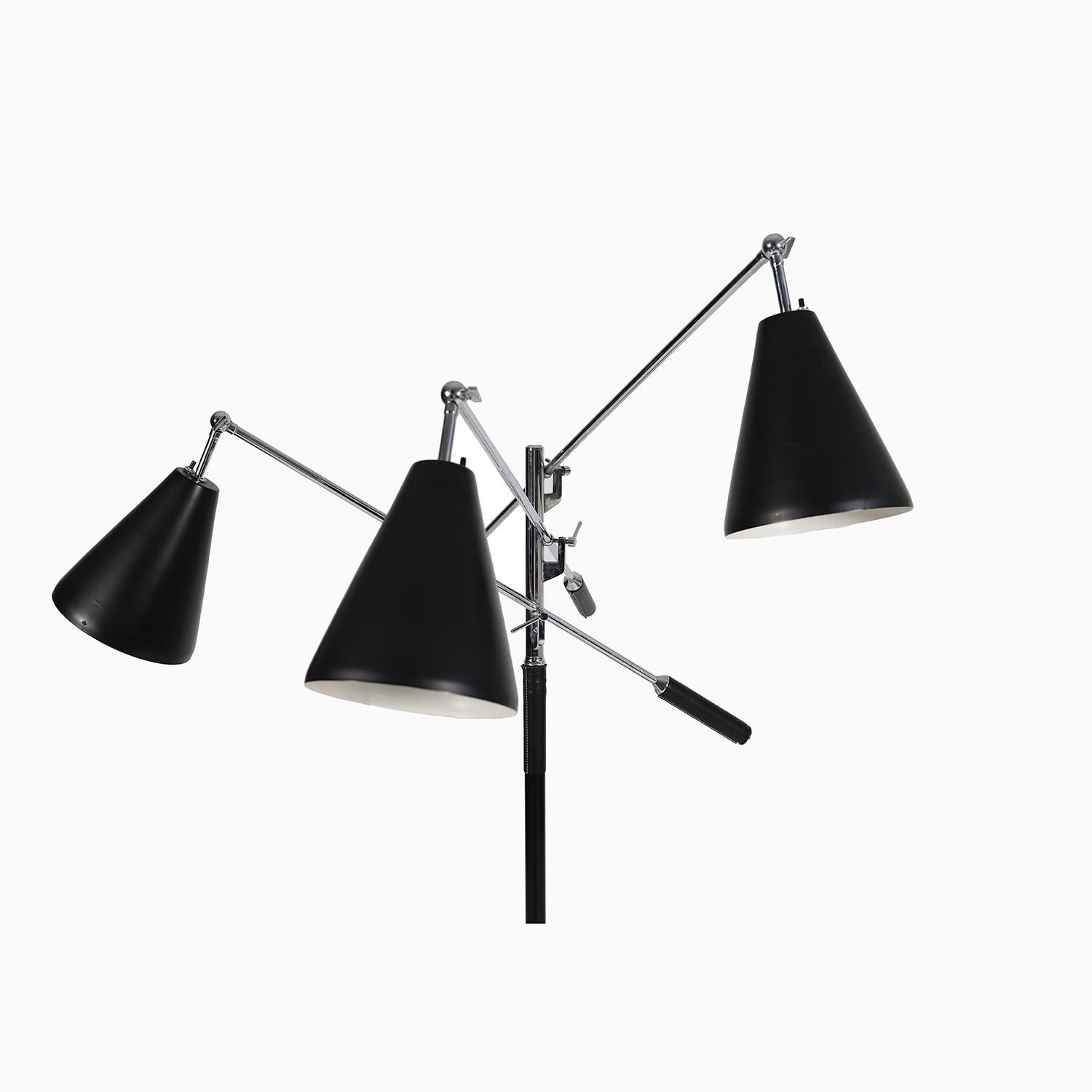 Trienale Stehlampe von Aredeluce im Zustand „Hervorragend“ im Angebot in Minneapolis, MN