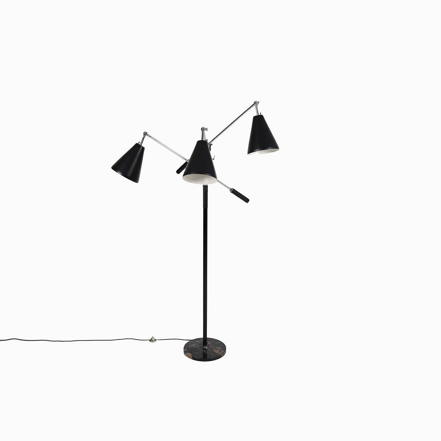 Trienale Stehlampe von Aredeluce (20. Jahrhundert) im Angebot