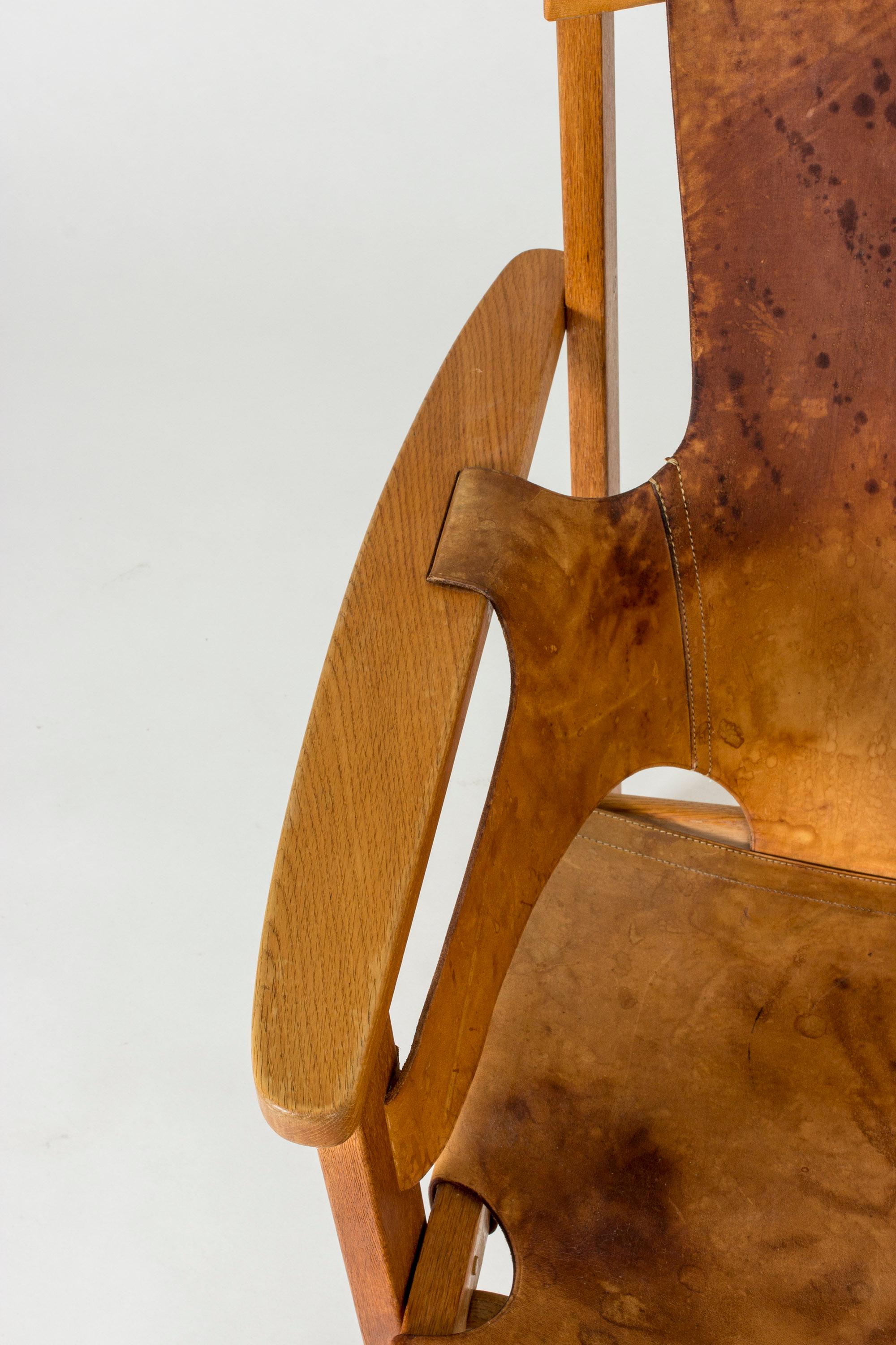 „Trienna“-Loungesessel aus Leder von Carl-Axel Acking (Eichenholz) im Angebot