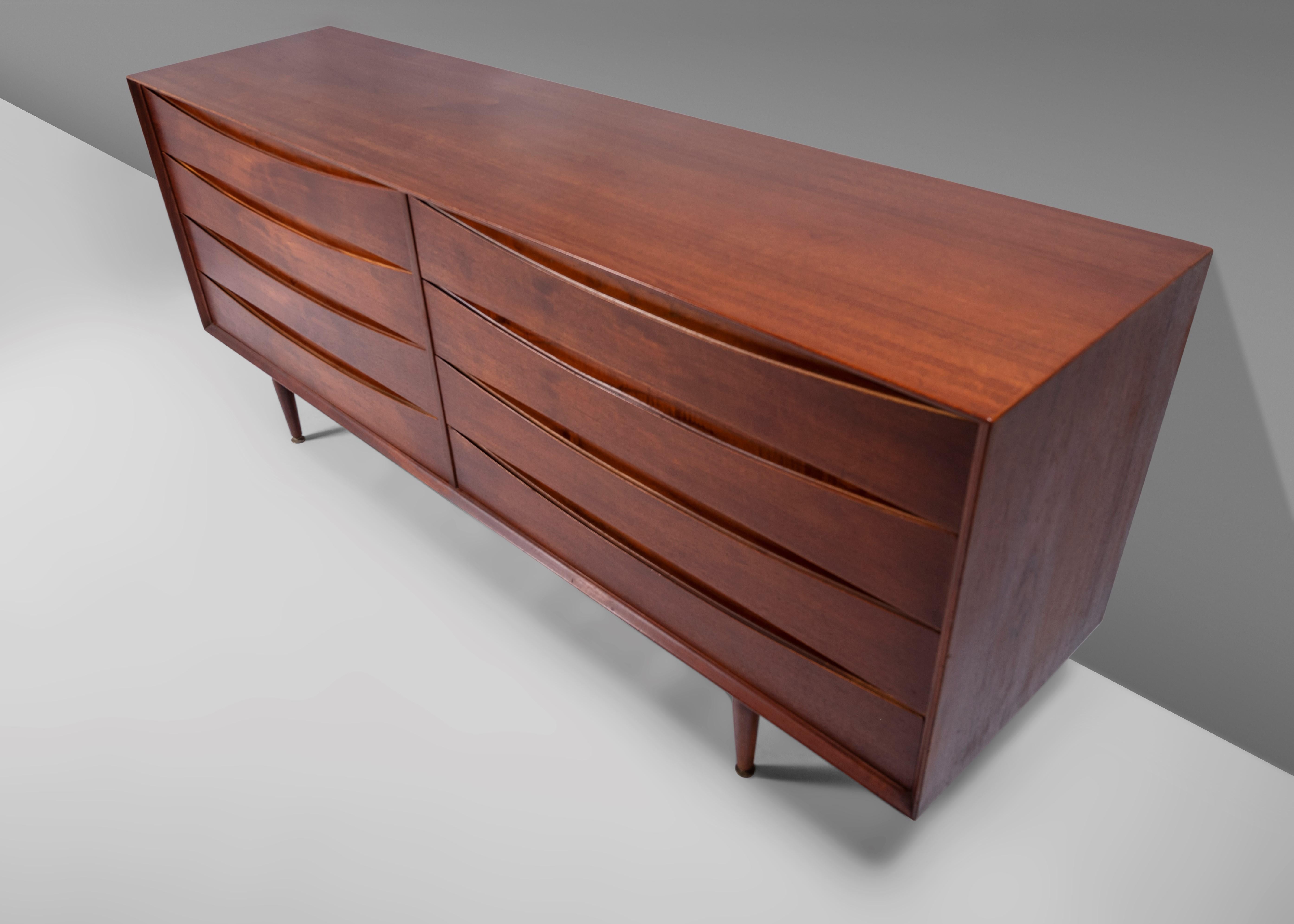 Triennale Dresser / Credenza Model L-32-6 by Arne Vodder for Sibast, c. 1950s For Sale 4