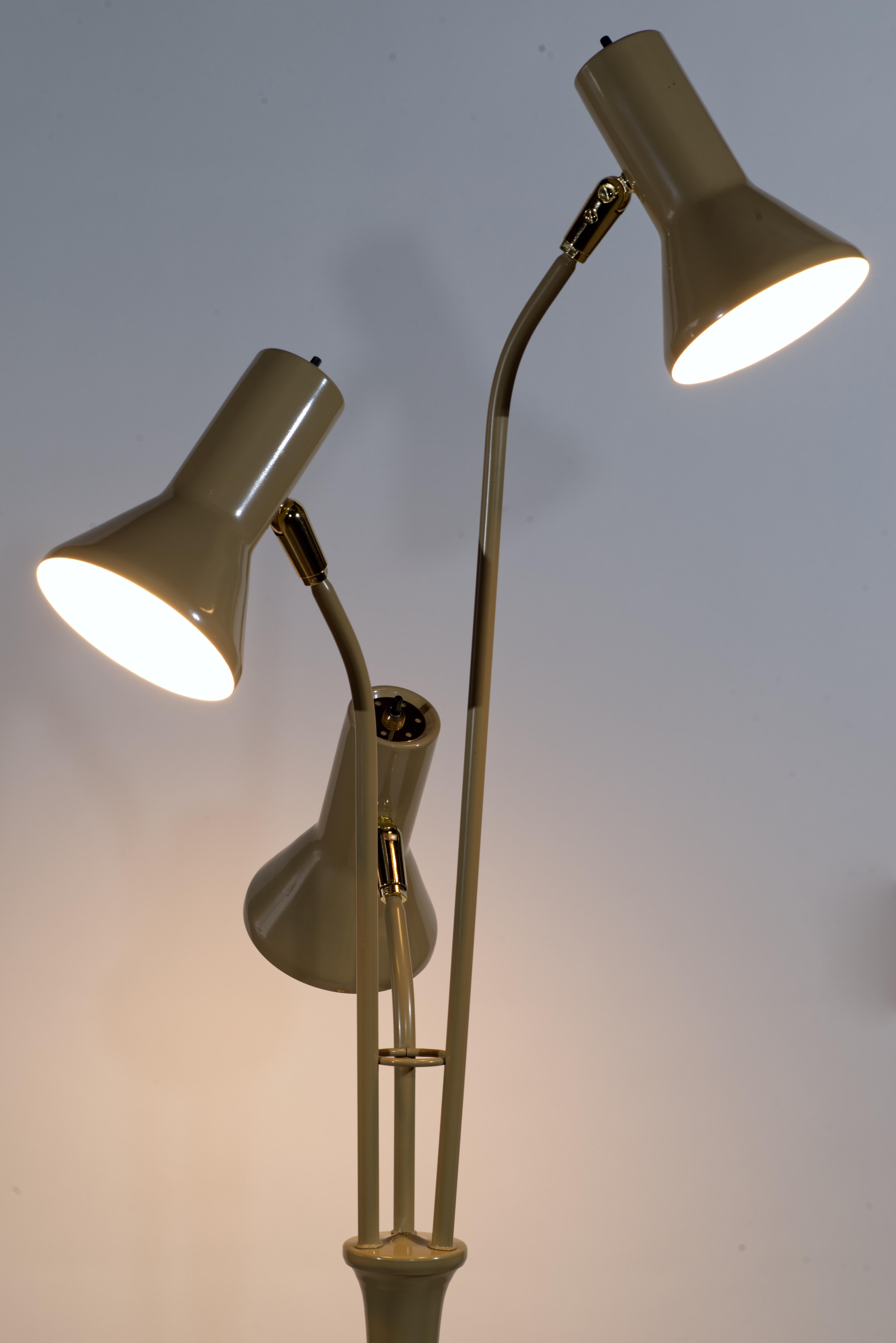 Triennale Floor Lamp Attributed to Gerald Thurston for Lightolier, 1960s For Sale 8