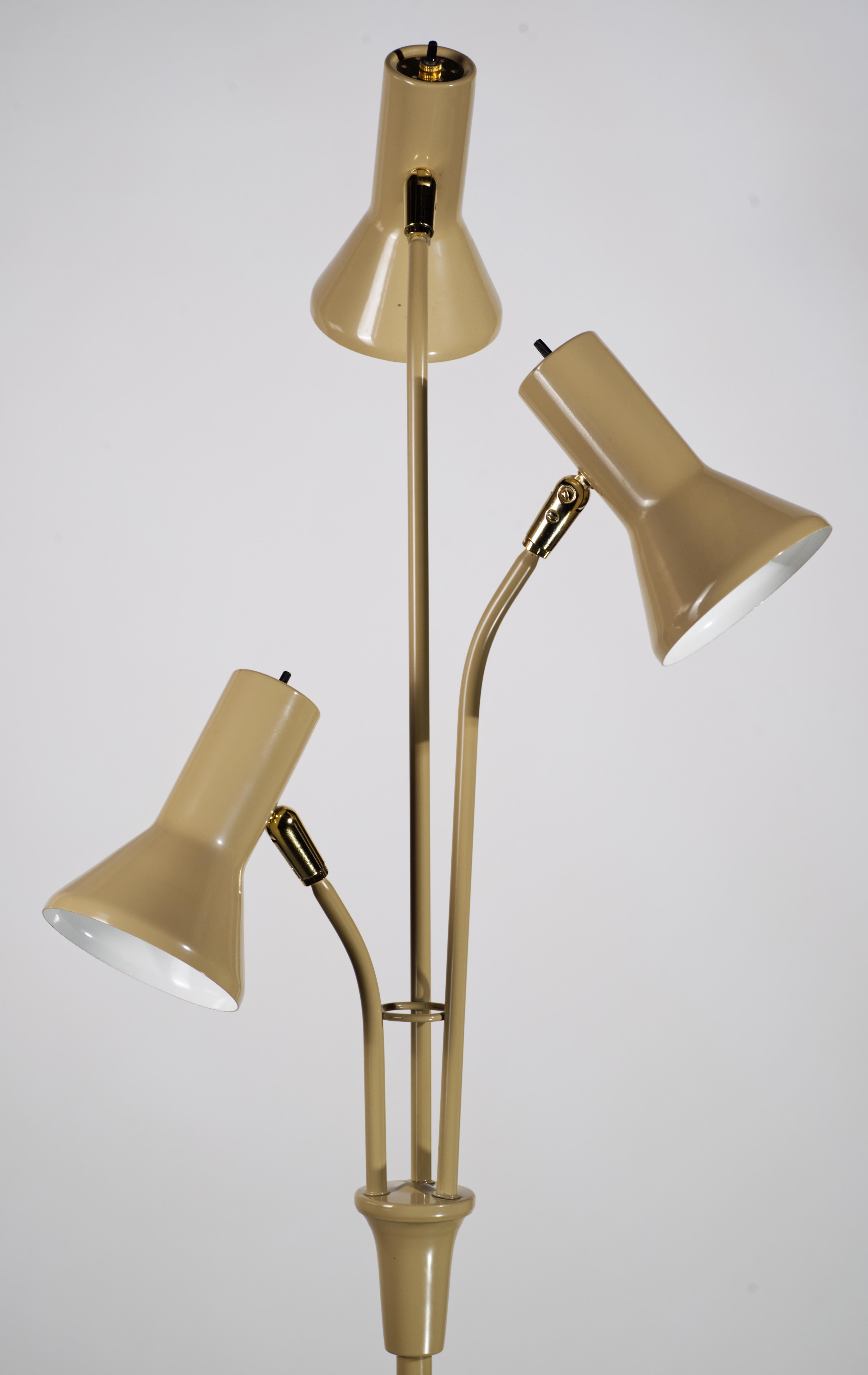 Triennale Floor Lamp Attributed to Gerald Thurston for Lightolier, 1960s In Good Condition For Sale In Clifton Springs, NY