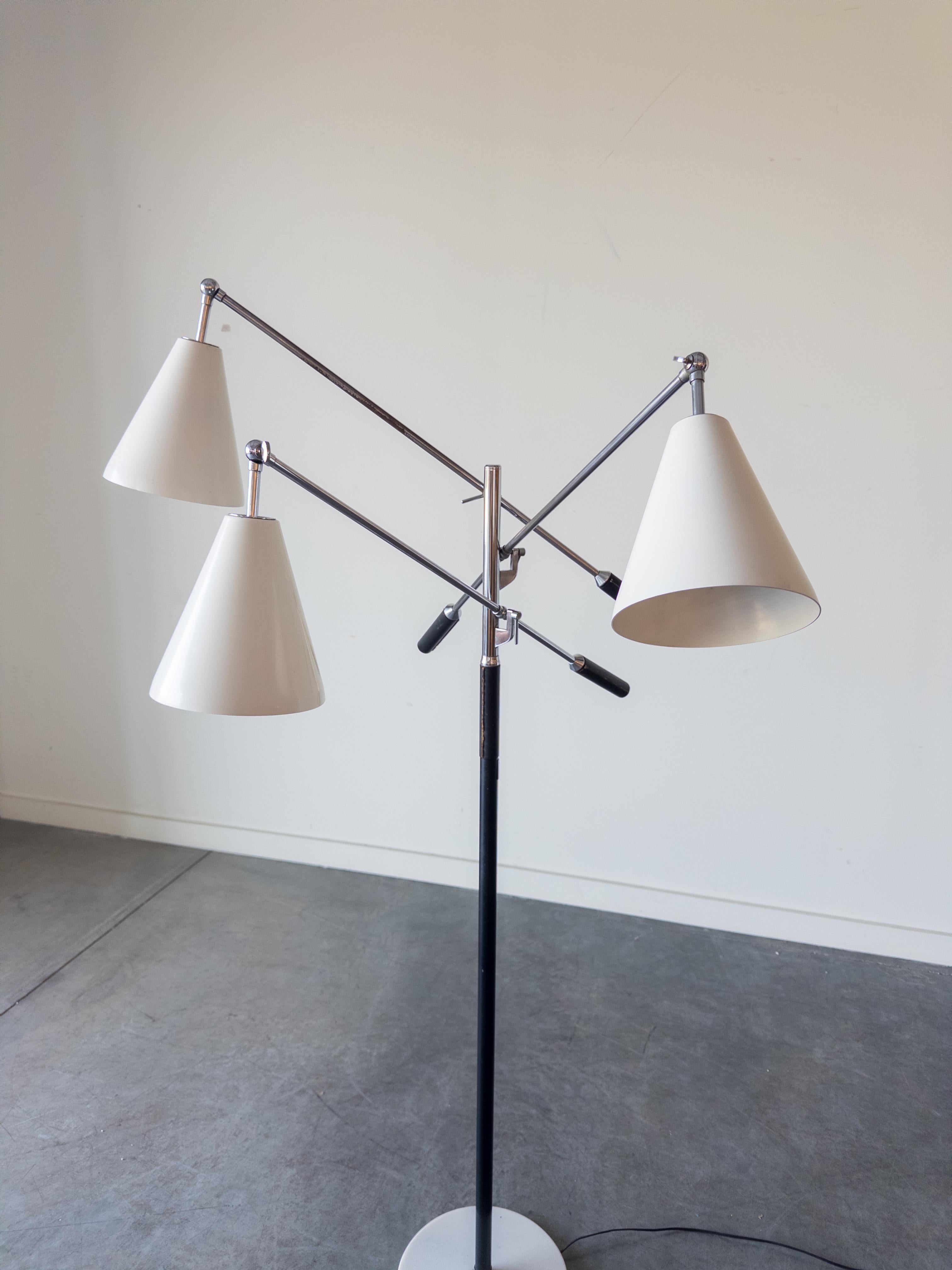 Italiano Lampada da terra Triennale di Angelo Lelii per Arredoluce in vendita