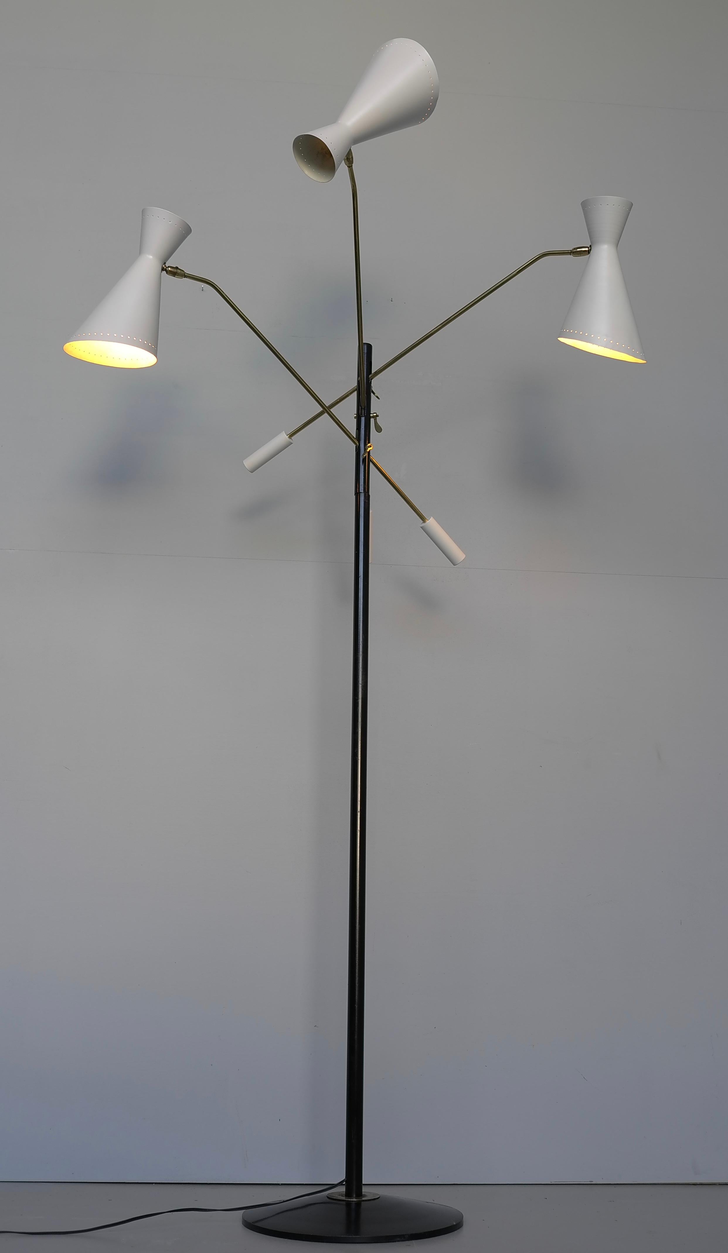 Lampadaire Triennale avec trois abat-jours orientables blanc cassé, Italie, années 1950 en vente 3