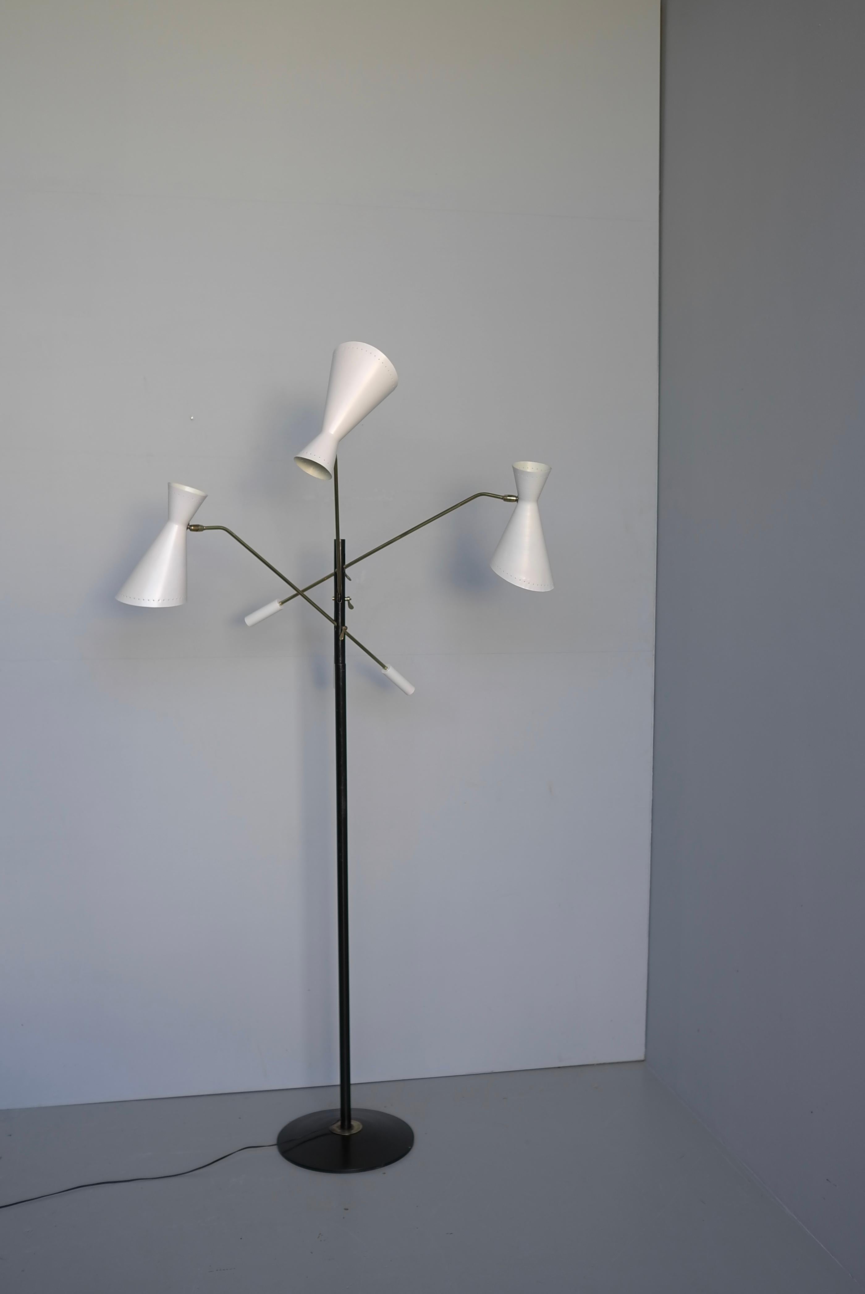 Lampadaire Triennale avec trois abat-jours orientables blanc cassé, Italie, années 1950 en vente 1