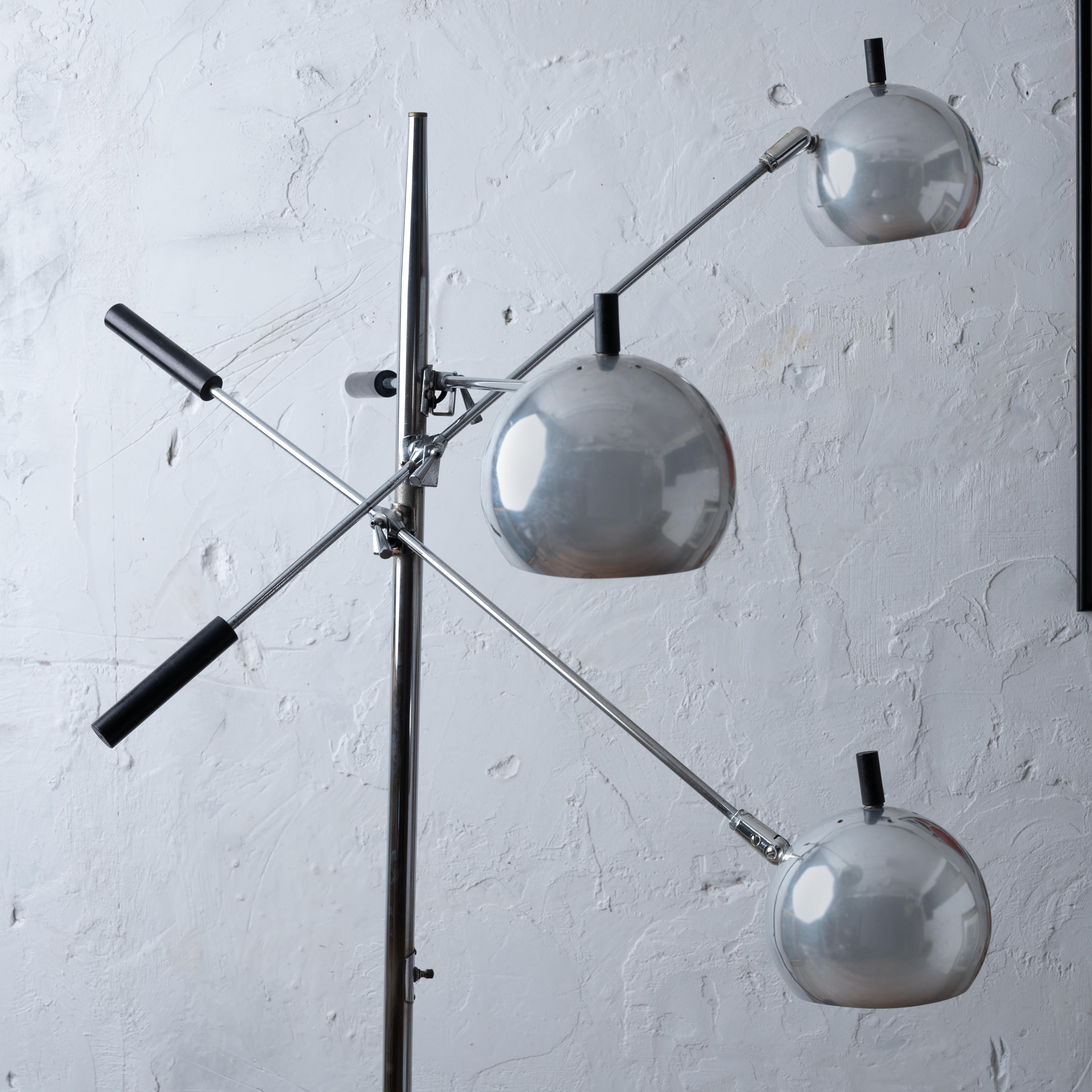 Lámpara de pie Triennale Orbiter Chrome de Robert Sonneman, c.1970 Moderno de mediados de siglo en venta