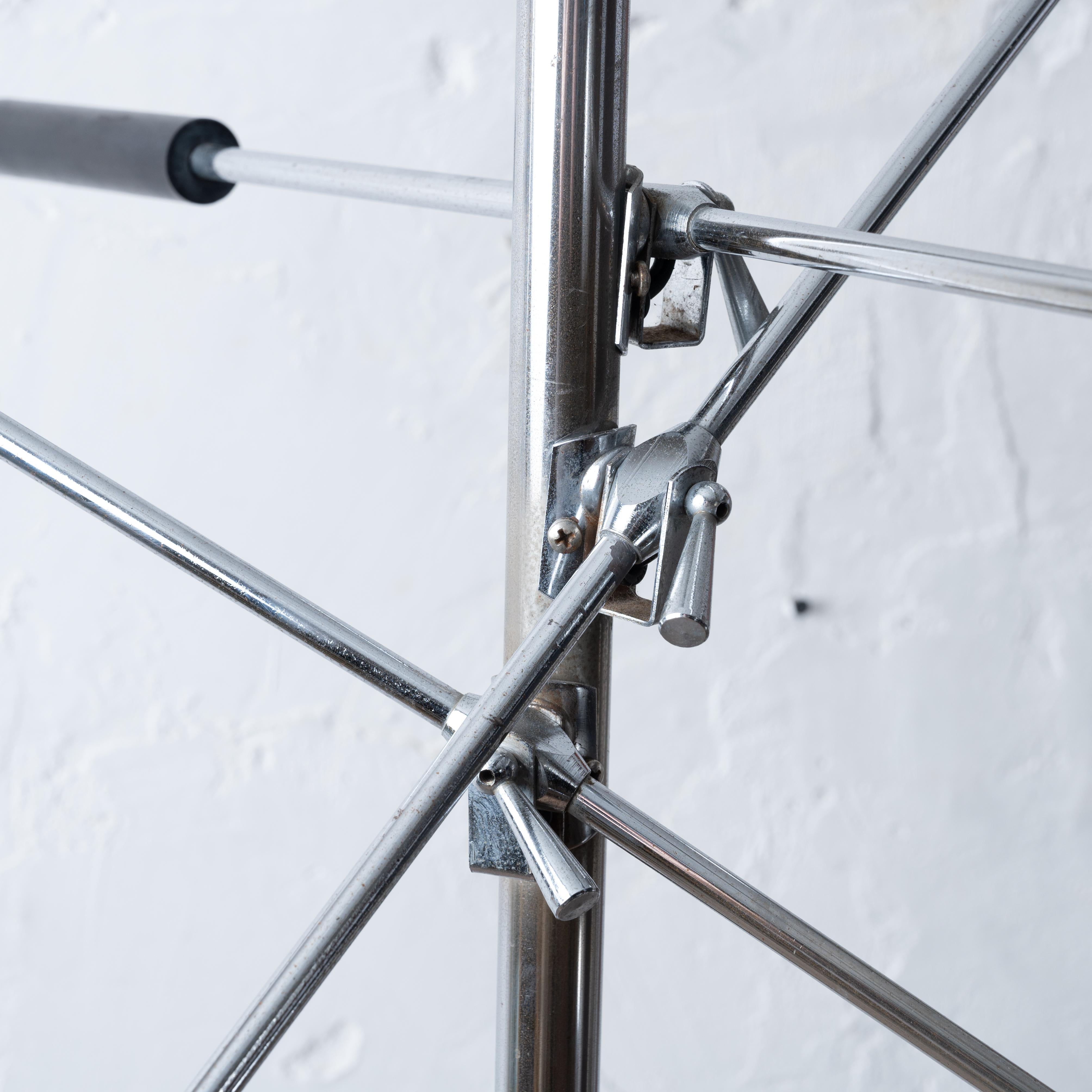 Lámpara de pie Triennale Orbiter Chrome de Robert Sonneman, c.1970 en Bueno estado para la venta en Savannah, GA