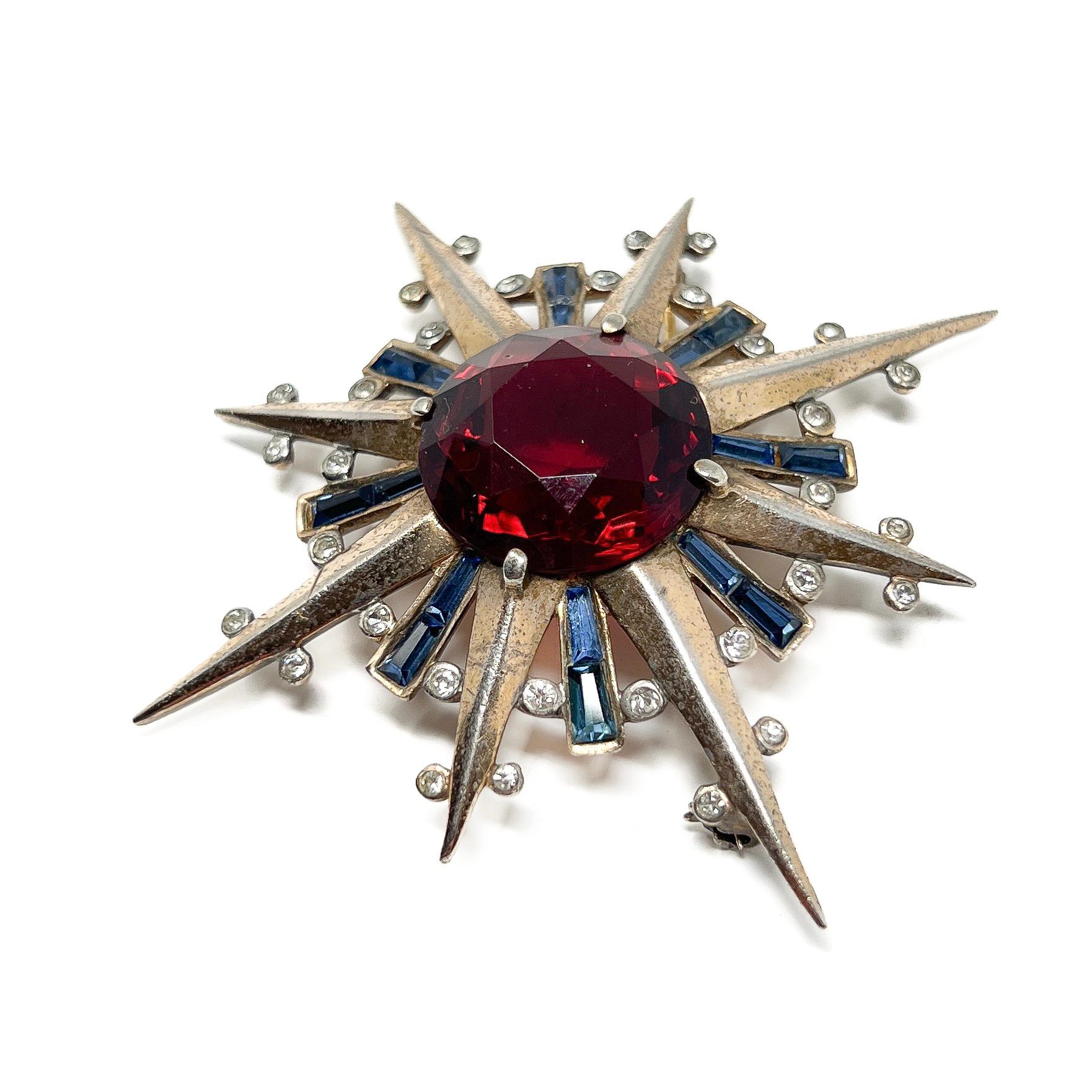 Trifari 1944 Conjunto de Broche y Pendientes Estrella Vintage de Plata de Ley Chapada en Oro en venta 2