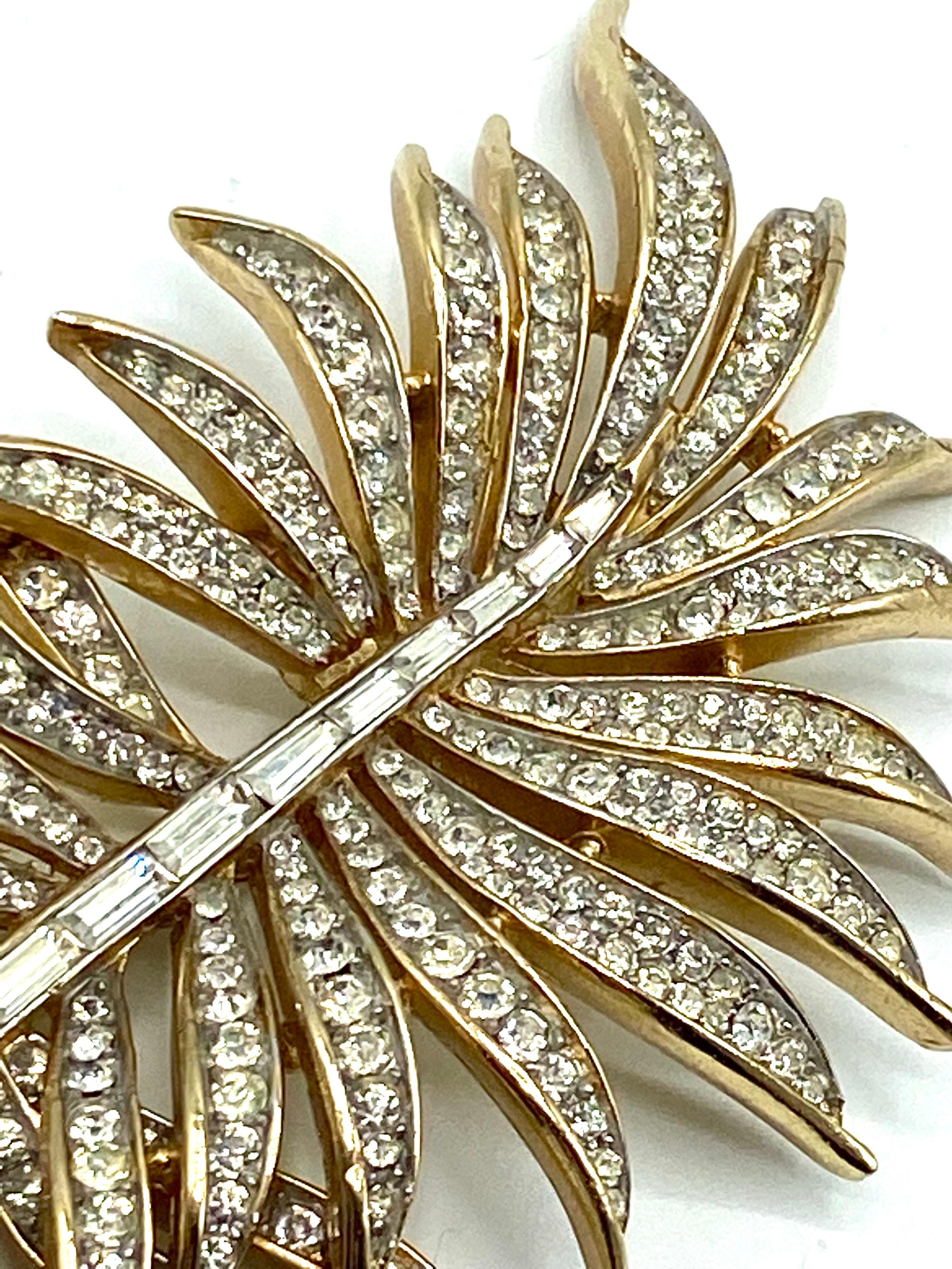 Trifari 1950s Multi Leaf Branch Pin and Earrings Set In Excellent Condition In New York, NY