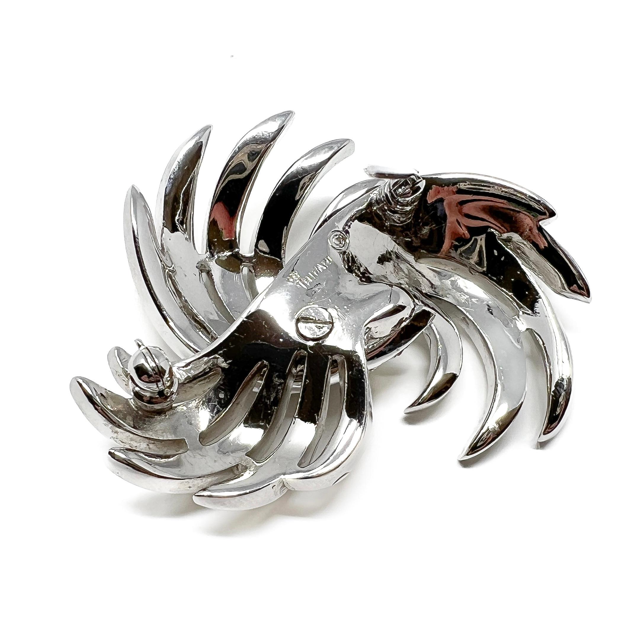 Trifari 1950er Jahre Set aus Brosche und Ohrringen, Strass Wirbel Design, Vintage im Angebot 5
